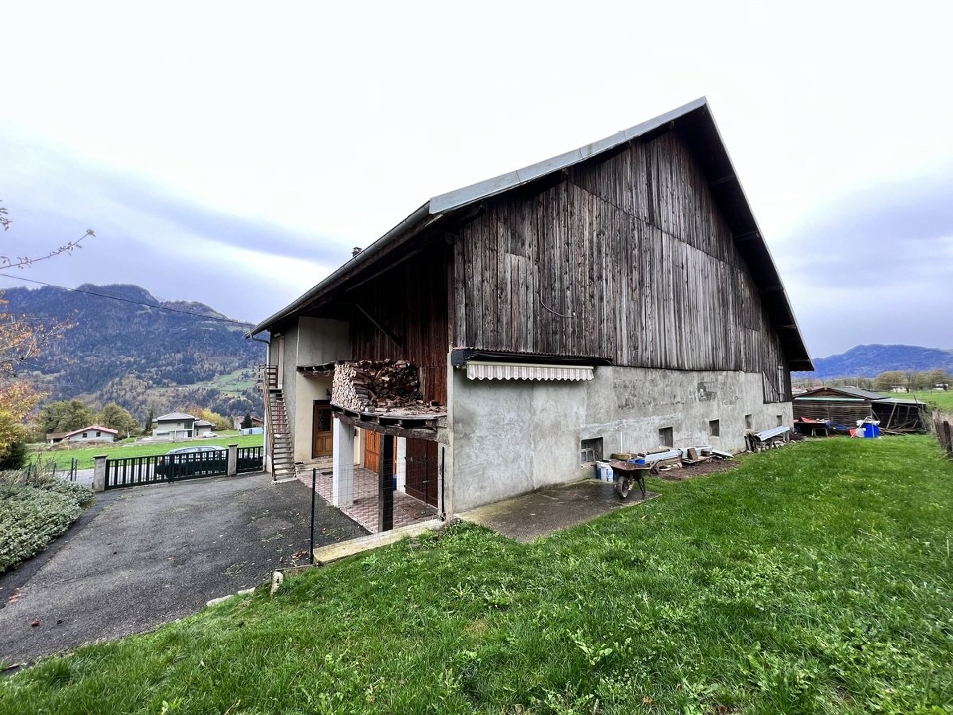 Rumah di Vinzier, Haute-Savoie 11641529