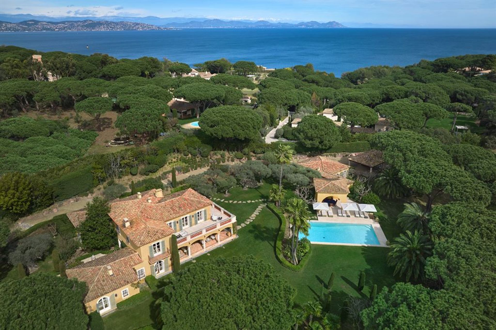 بيت في Saint-Tropez, Provence-Alpes-Cote d'Azur 11642440