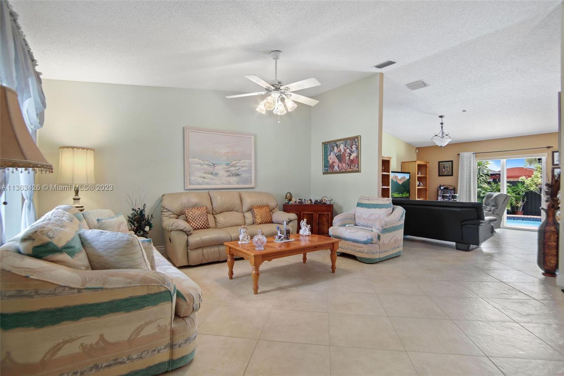 Dom w South Miami Heights, Florida 11642983