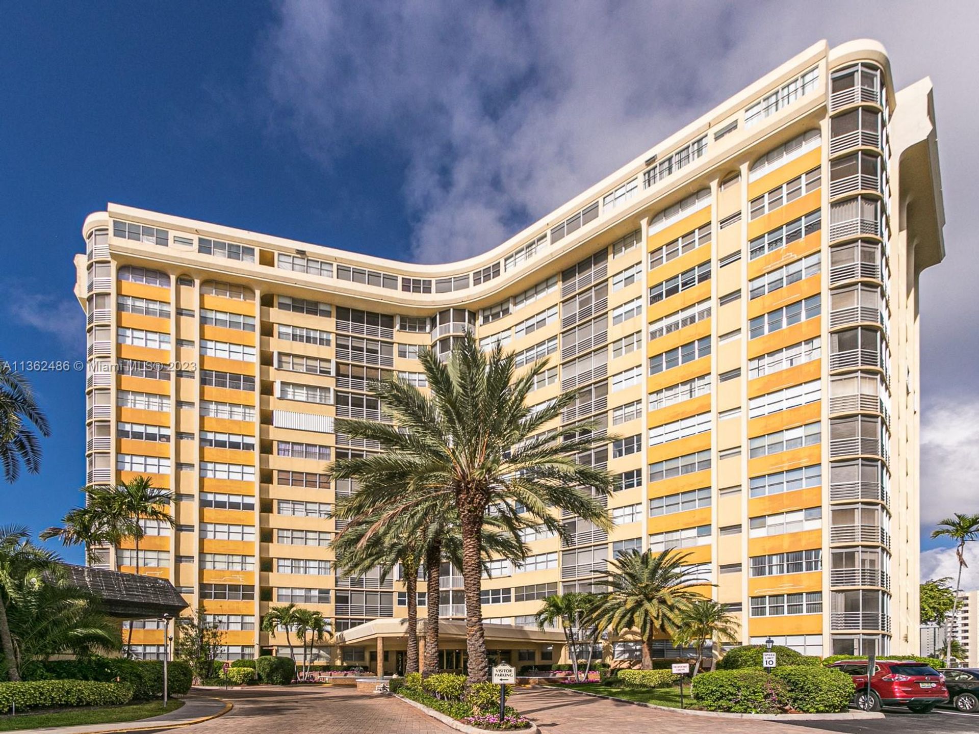 سكني في Hallandale Beach, Florida 11642987