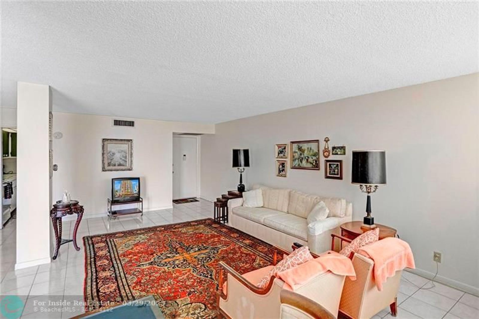 Condominium in Hollywood, Florida 11642993