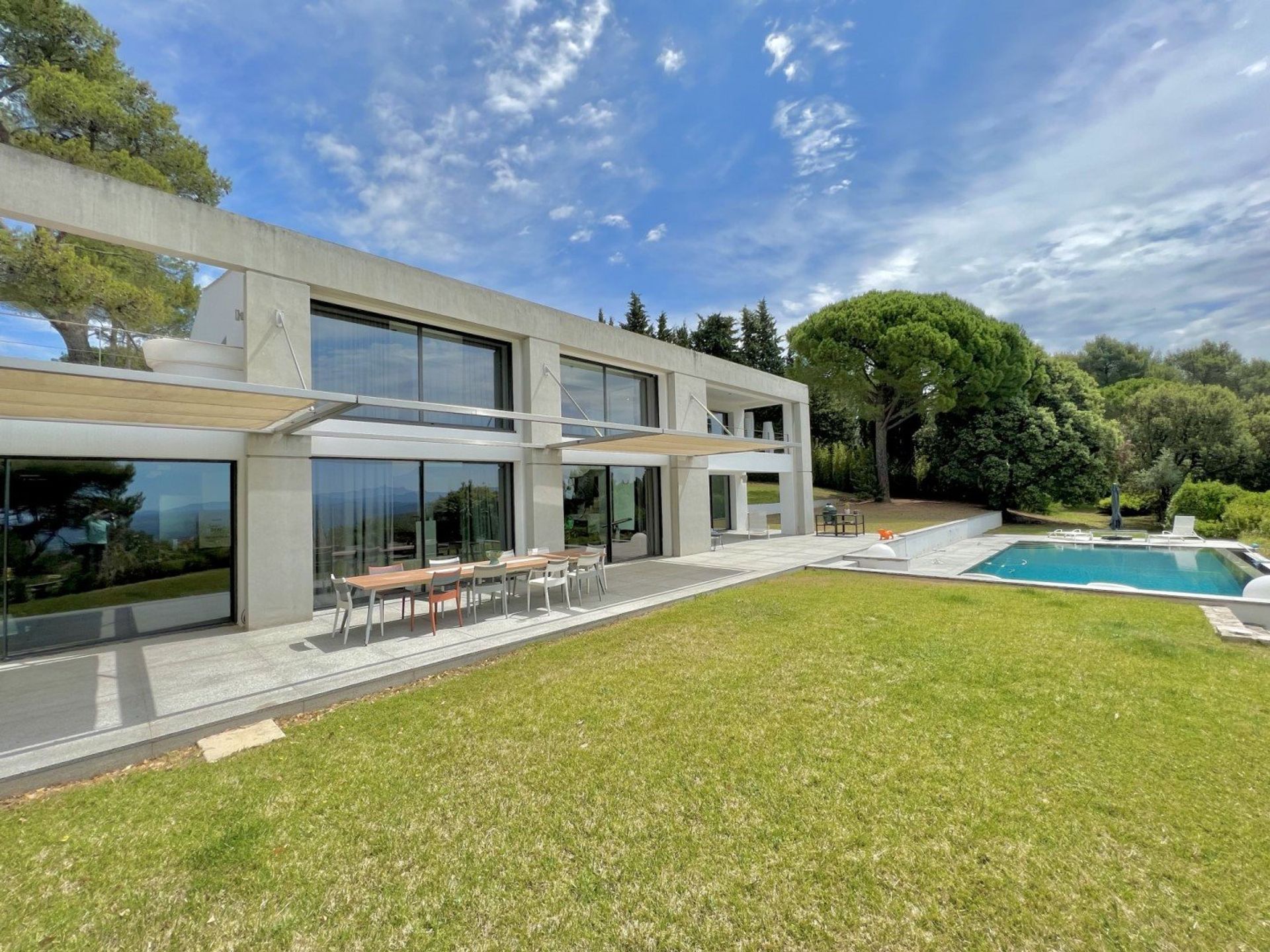 Osakehuoneisto sisään Mougins, Provence-Alpes-Cote d'Azur 11643124