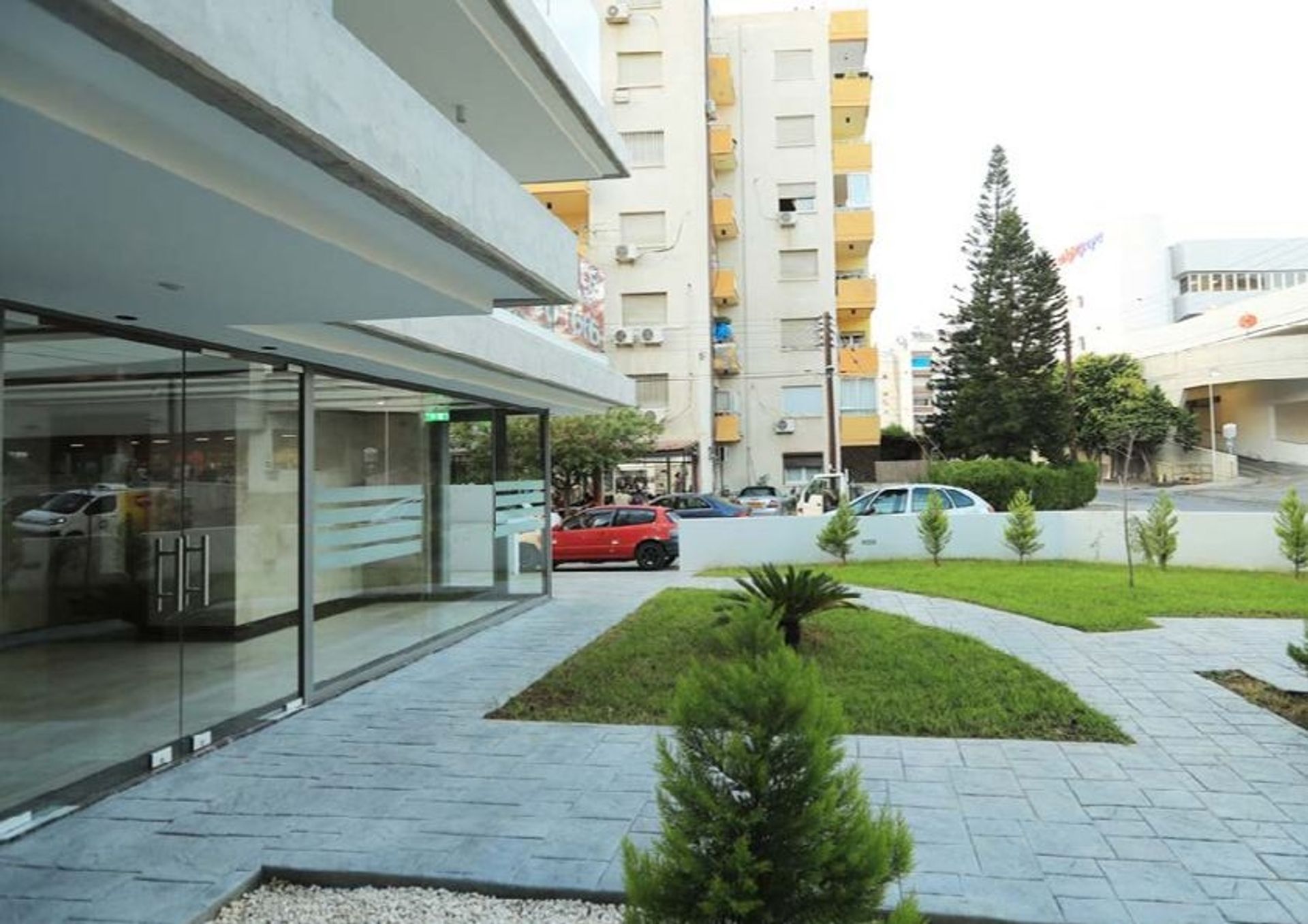 Pengecer di Larnaca, Larnaca 11644057