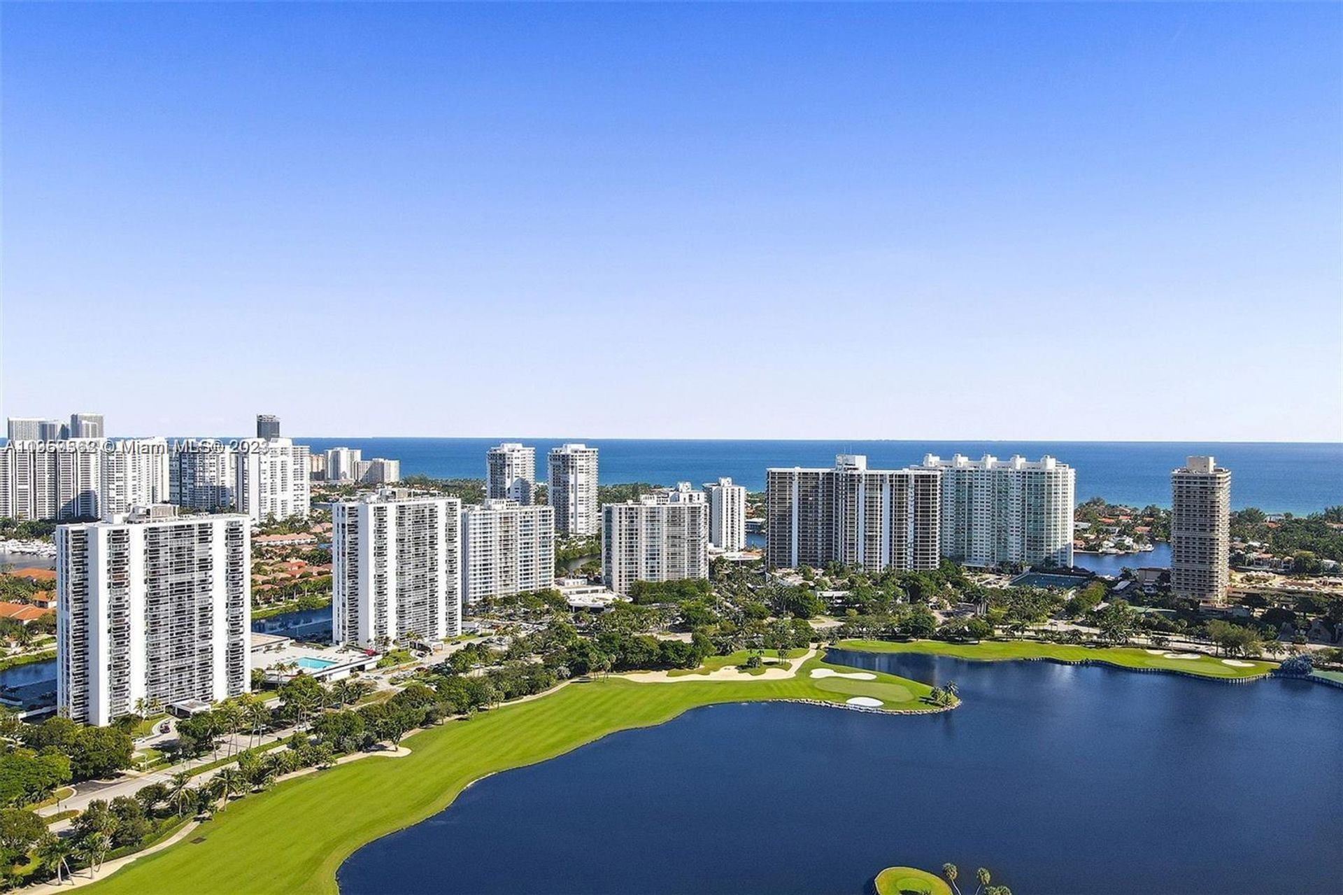 קוֹנדוֹמִינִיוֹן ב Aventura, Florida 11644876