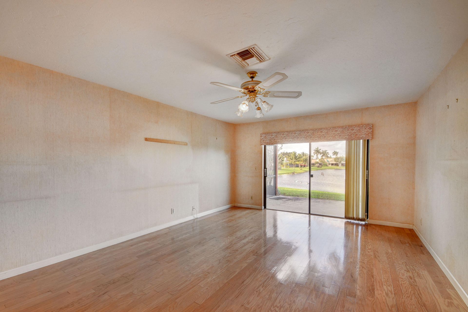 House in Boynton Beach, Florida 11646358