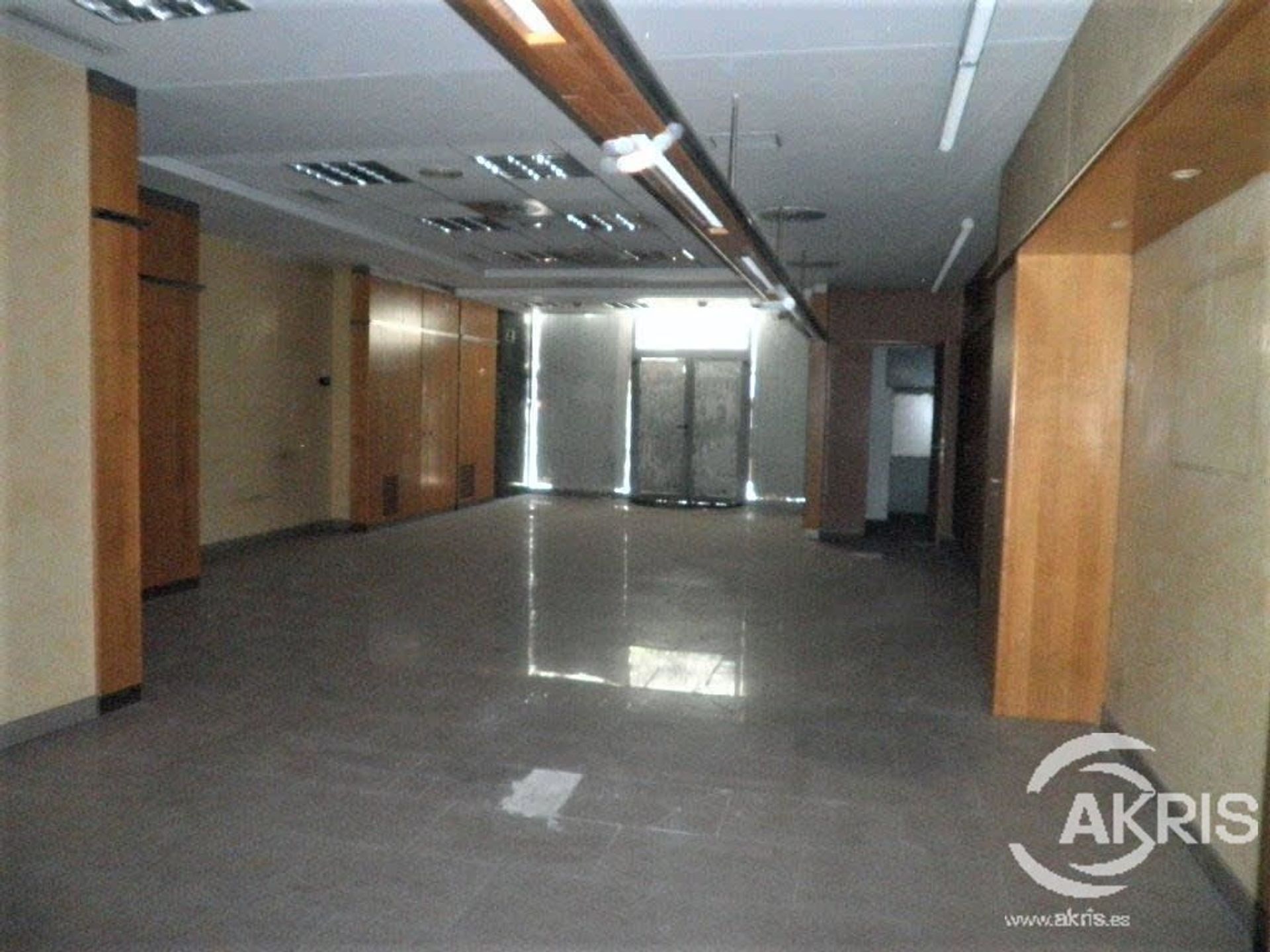 Commercial in Madrid, Comunidad de Madrid 11648066