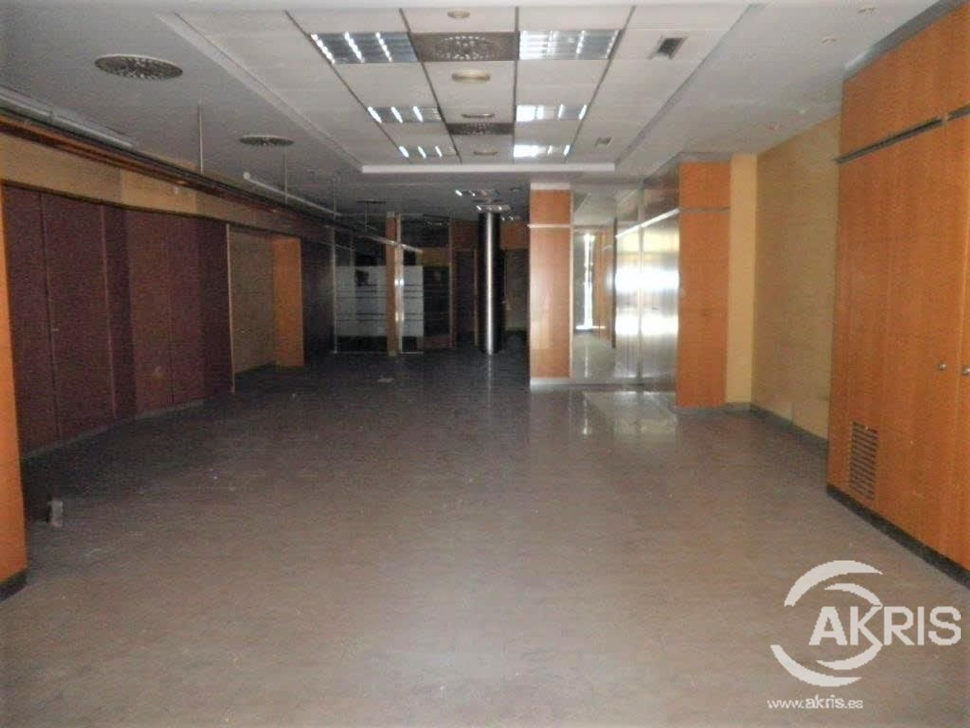 Commercial in Madrid, Comunidad de Madrid 11648066