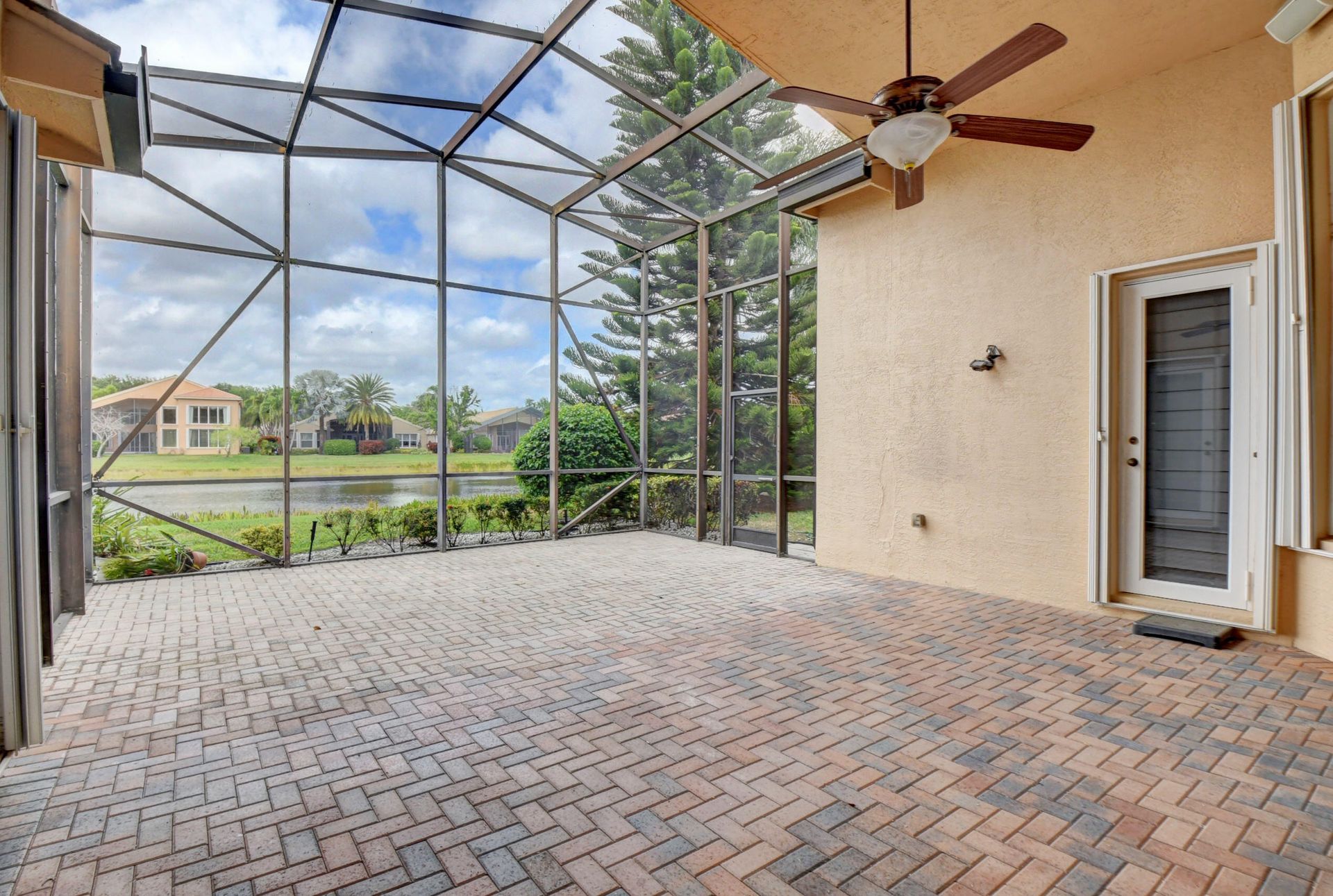 House in Boynton Beach, Florida 11648120