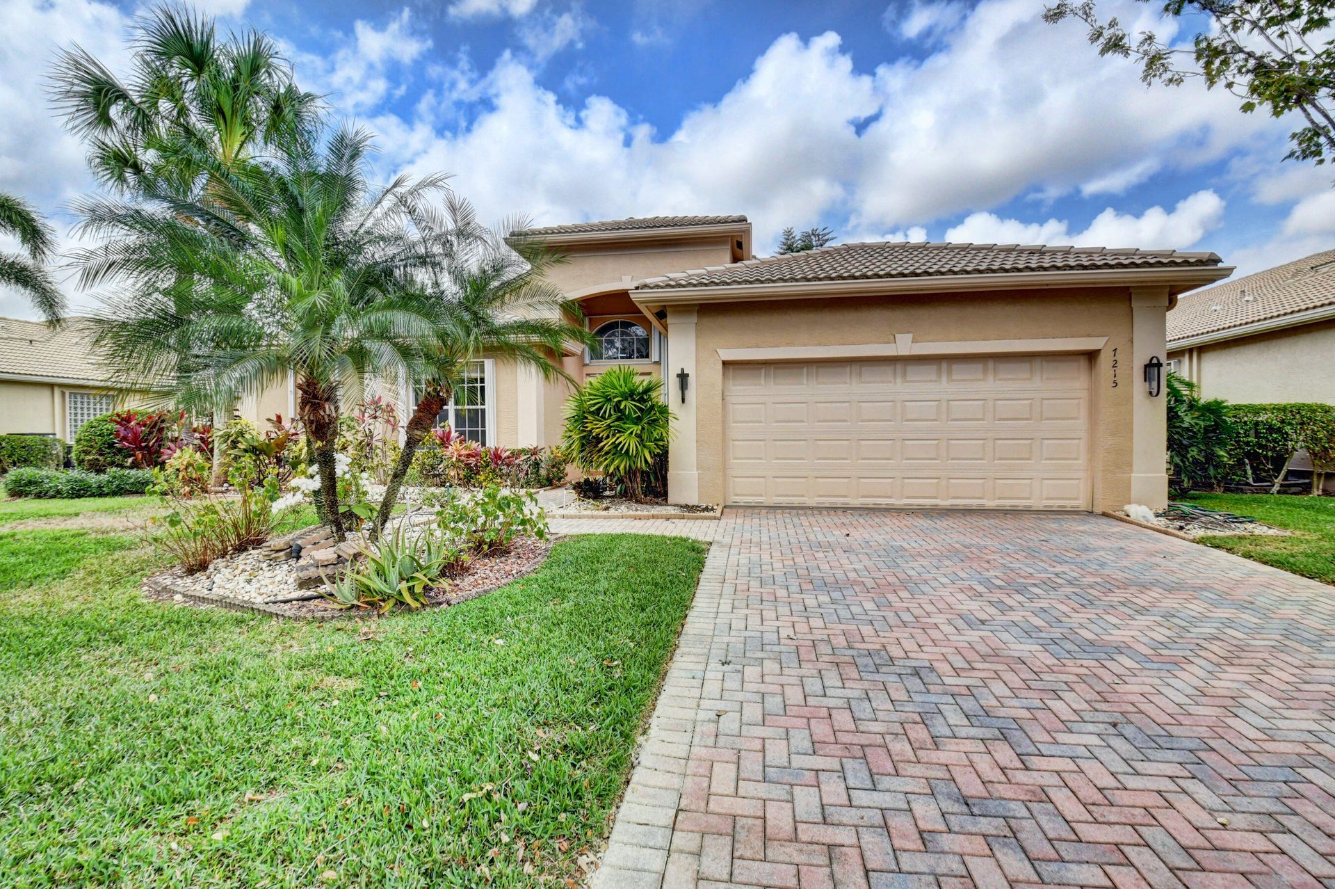 House in Boynton Beach, Florida 11648120