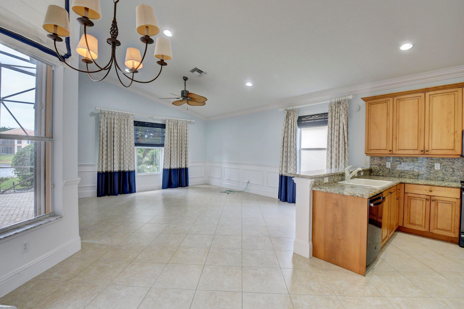 House in Boynton Beach, Florida 11648120