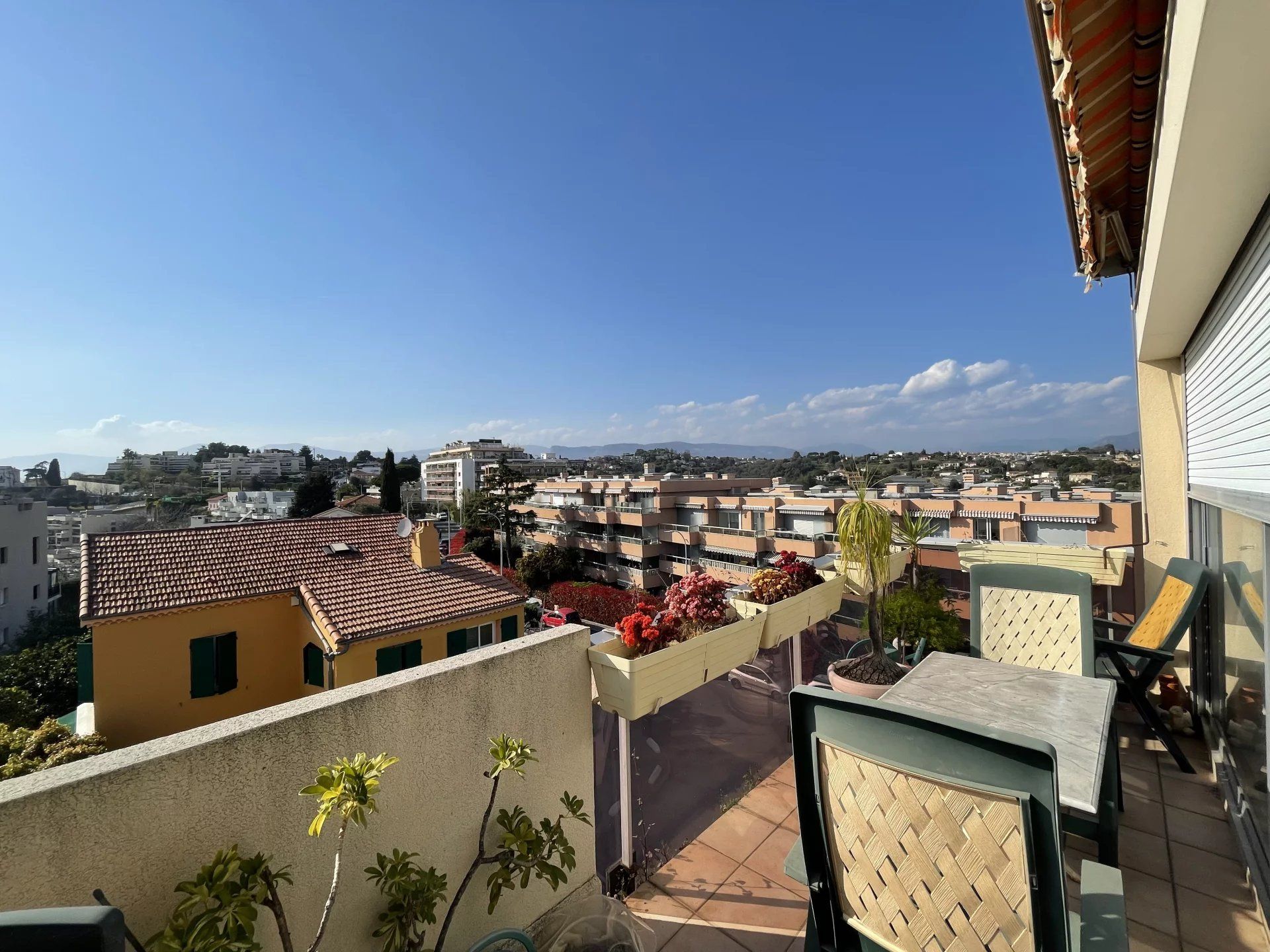 Condominium in Nice, Alpes-Maritimes 11648144