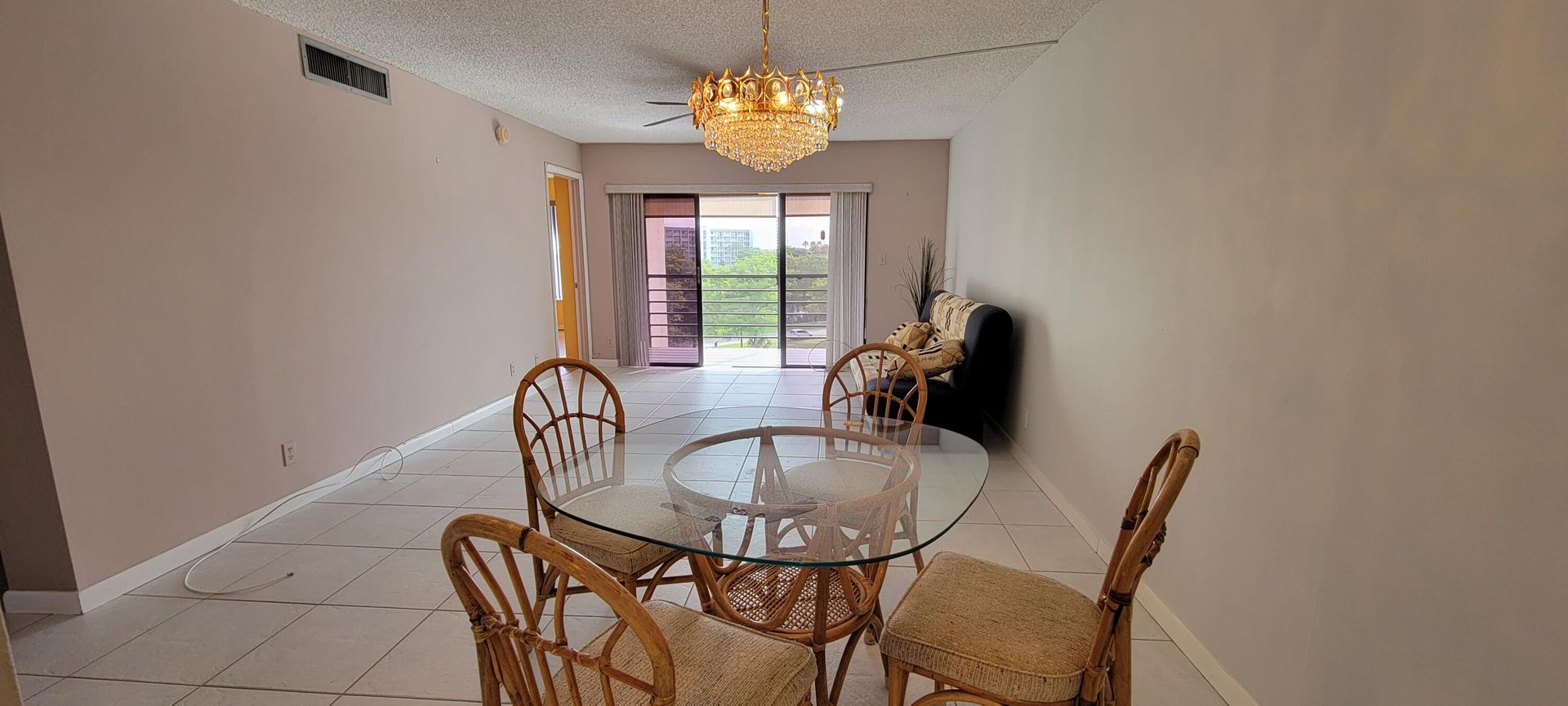 Condominium in Brentwood Estates, Florida 11649060