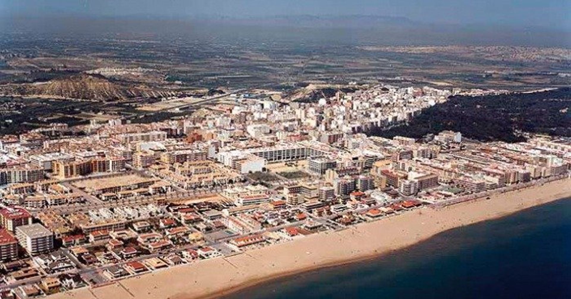 Кондоминиум в Guardamar del Segura, Comunidad Valenciana 11653684