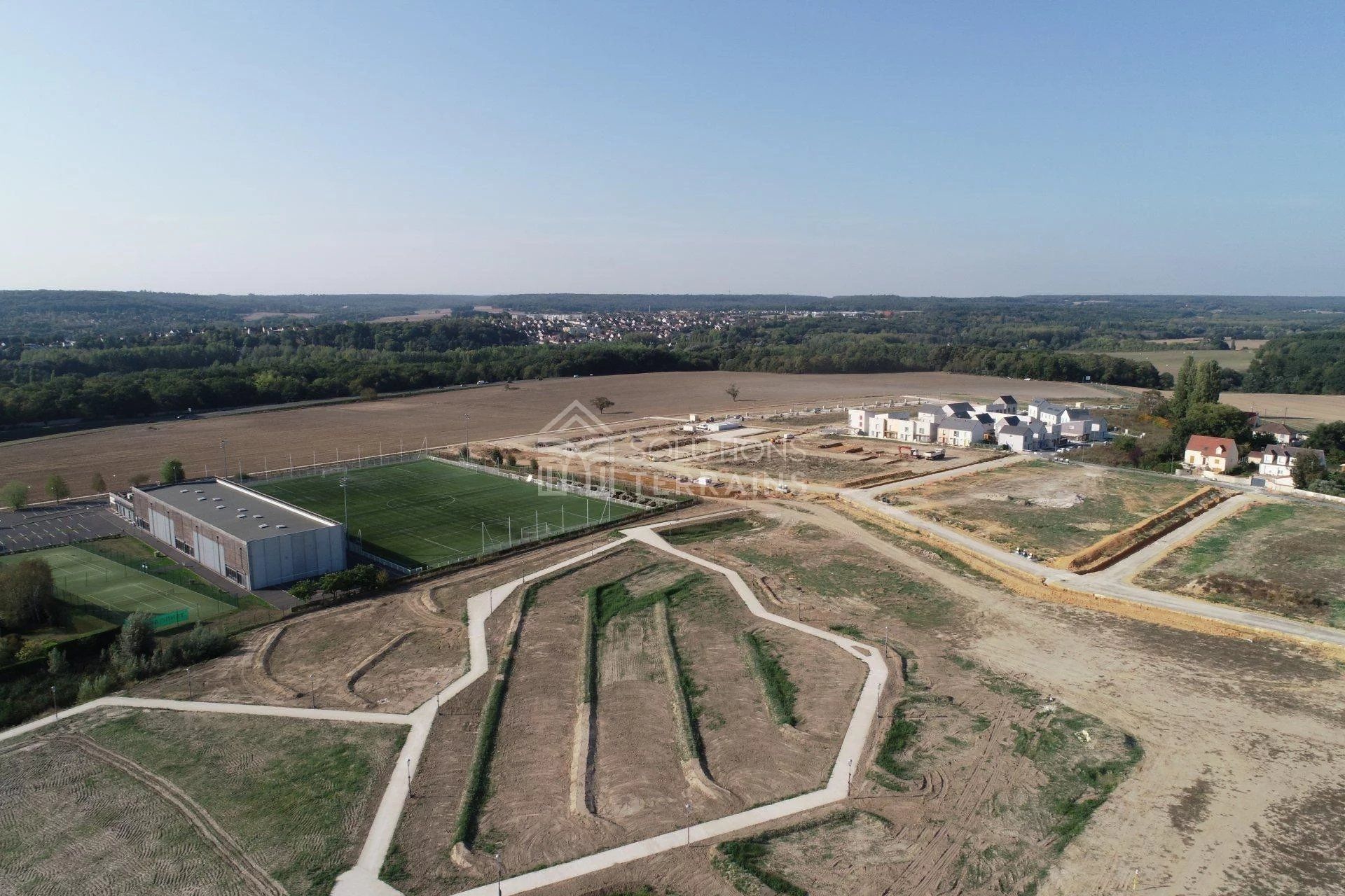 Land im Bruyères-le-Châtel, Ile-de-France 11654126