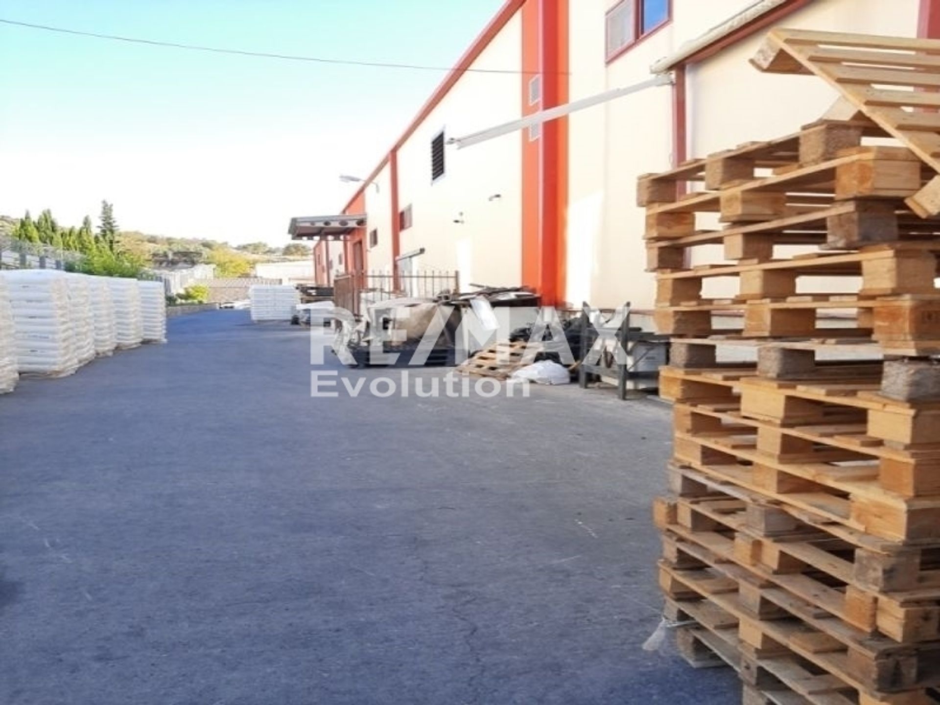 Industriel i Agnousser, Attiki 11654369