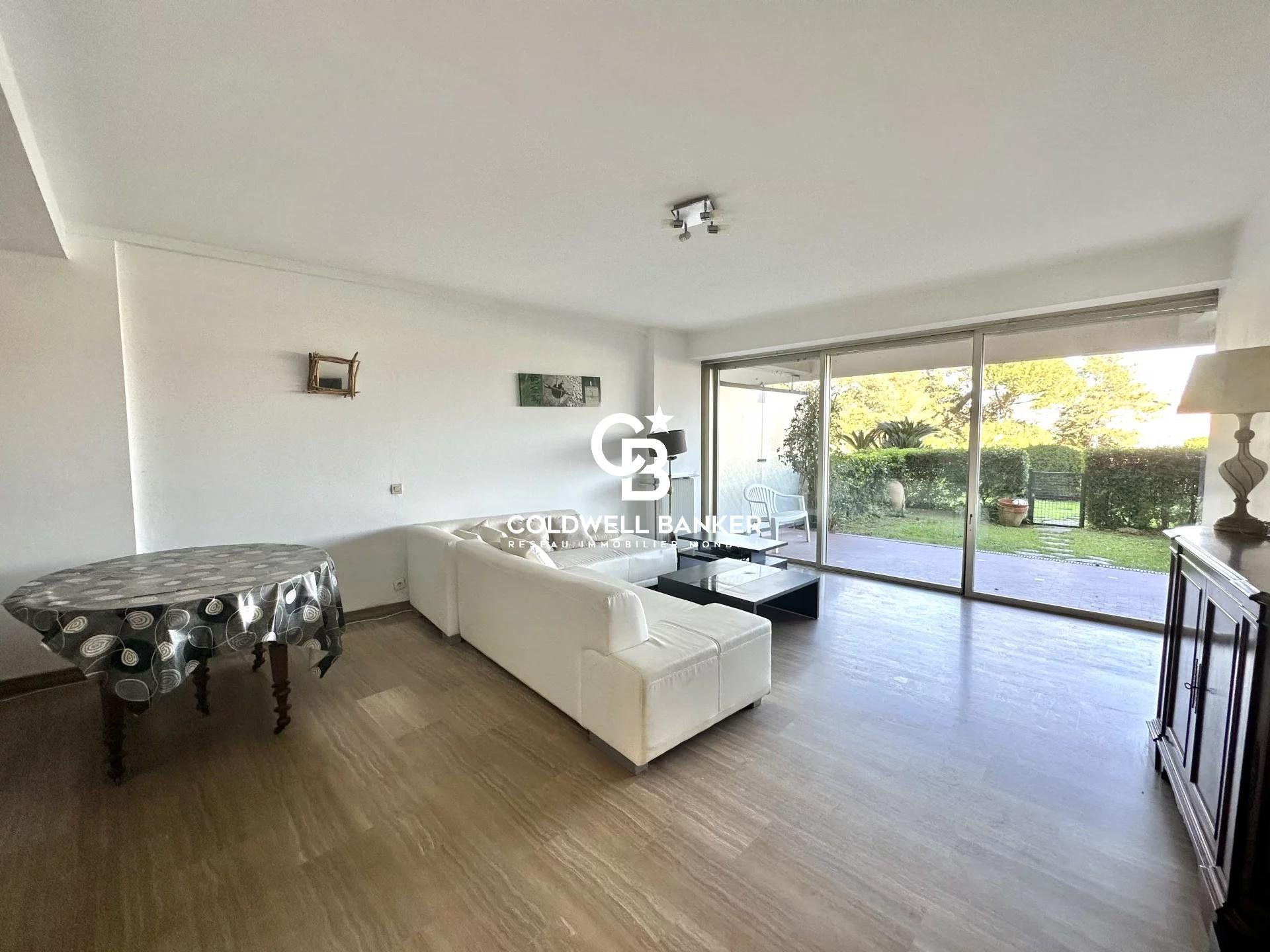 Condominium in Juan-les-Pins, Provence-Alpes-Cote d'Azur 11654872