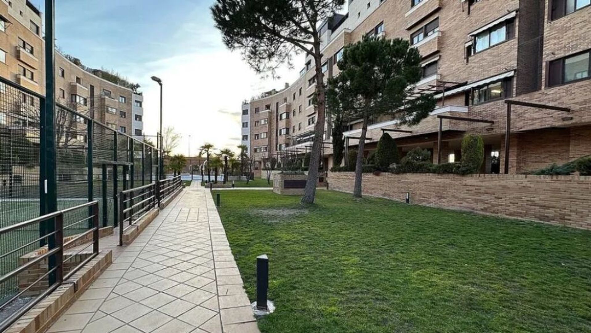 Condominium in Madrid, Comunidad de Madrid 11655547