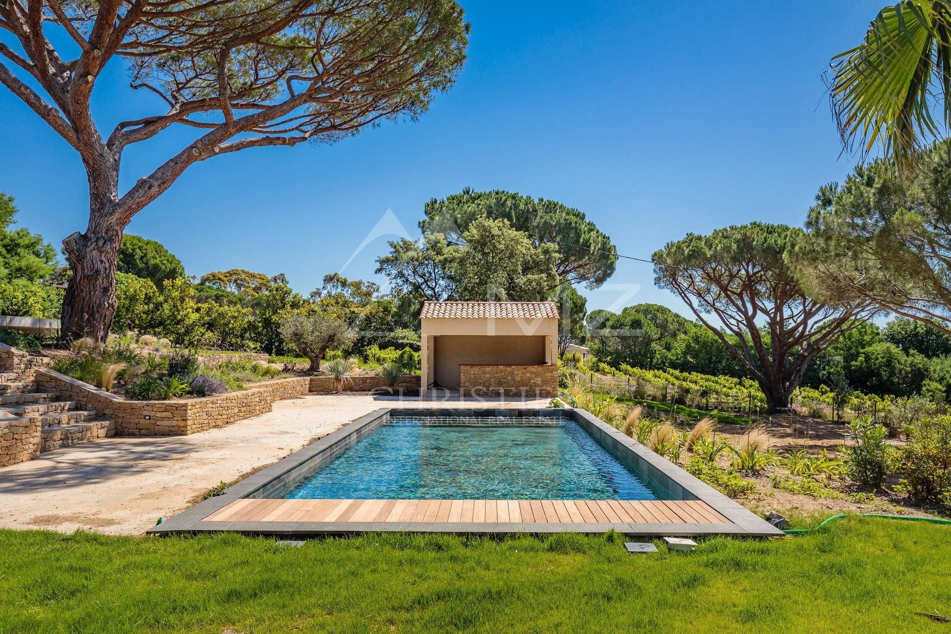 House in Saint-Tropez, Provence-Alpes-Cote d'Azur 11655642