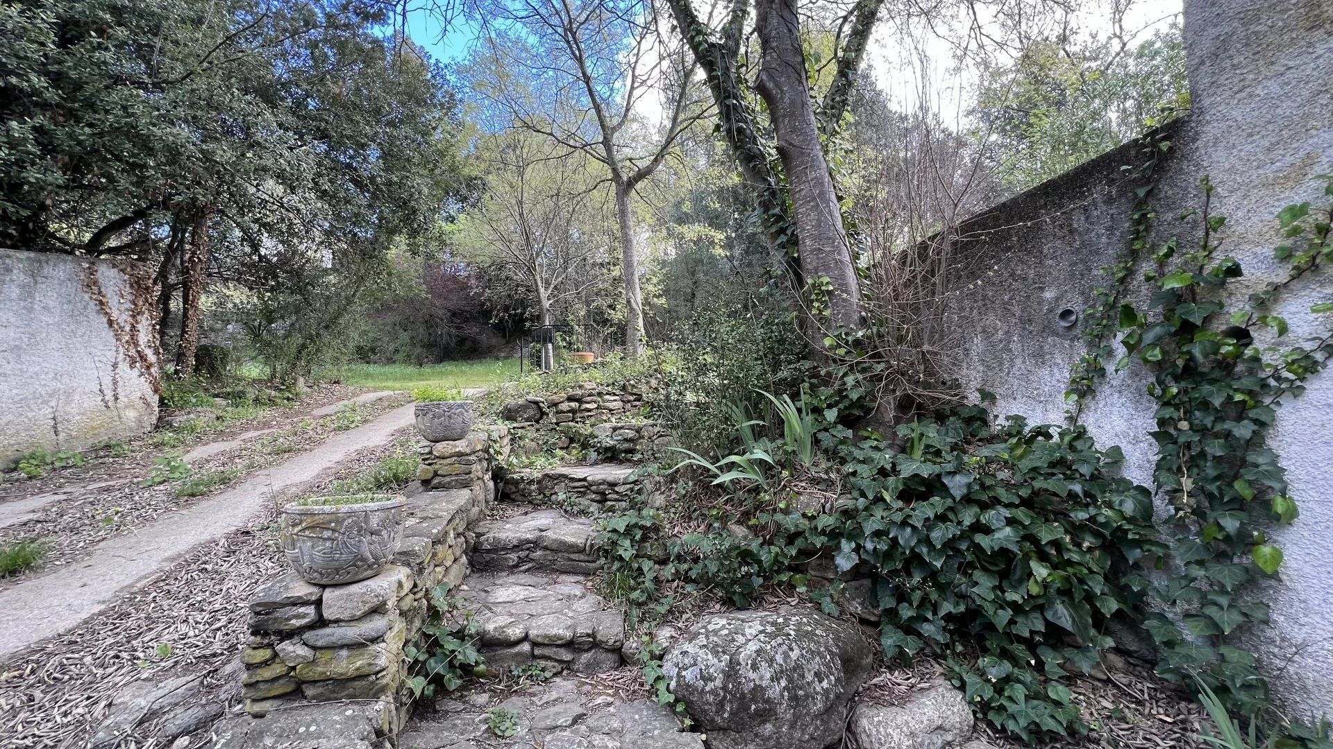 بيت في Maureillas-las-Illas, Pyrénées-Orientales 11655705