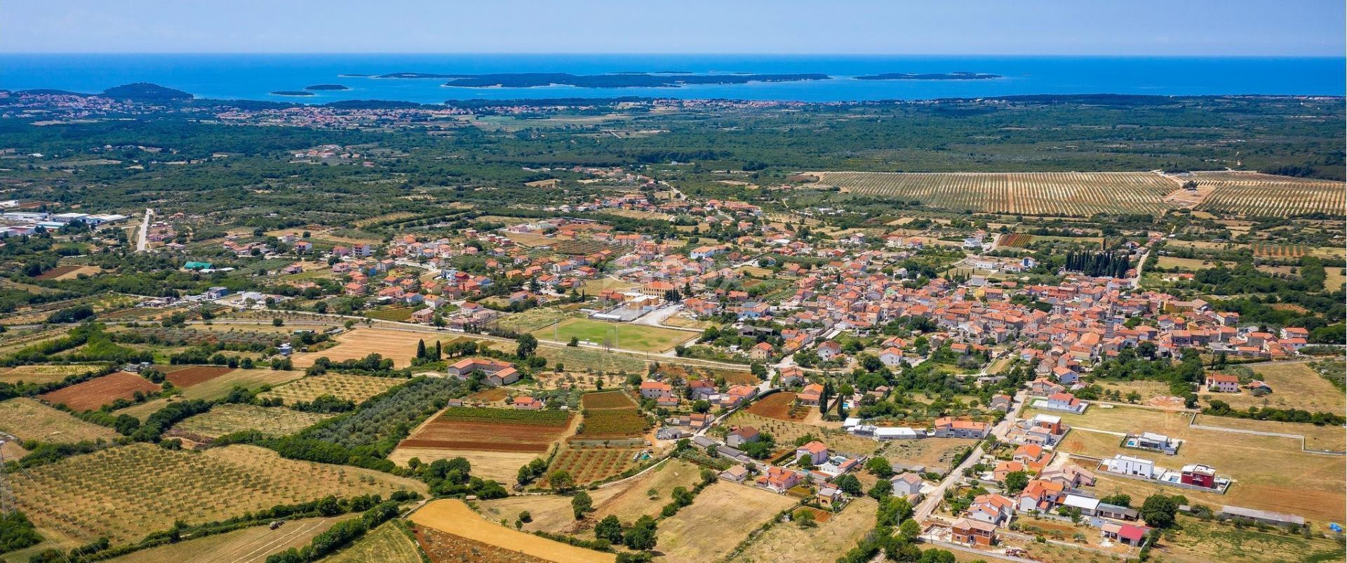 土地 在 Vodnjan, Istria County 11656110