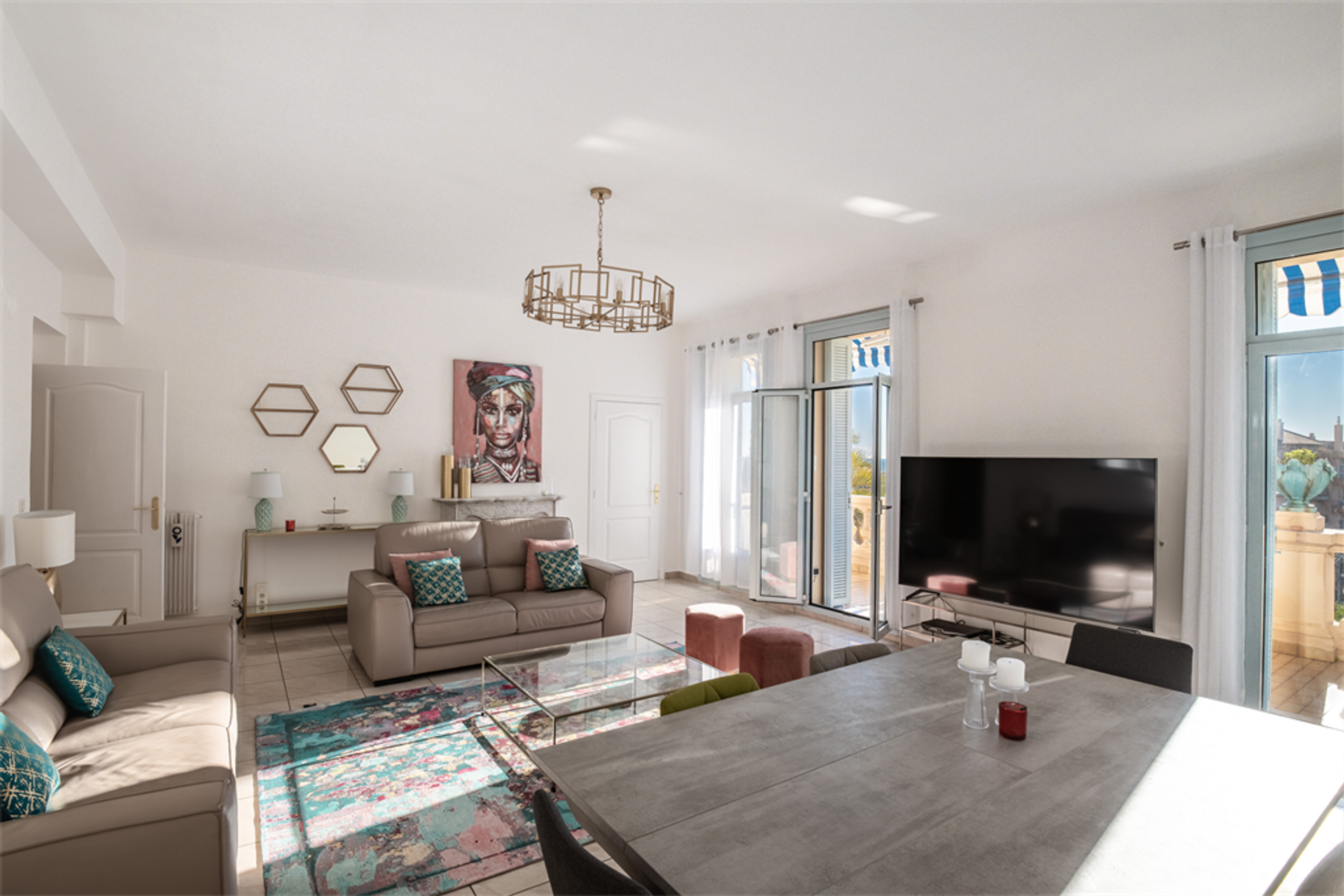 Condominium in Menton, Provence-Alpes-Cote d'Azur 11656313