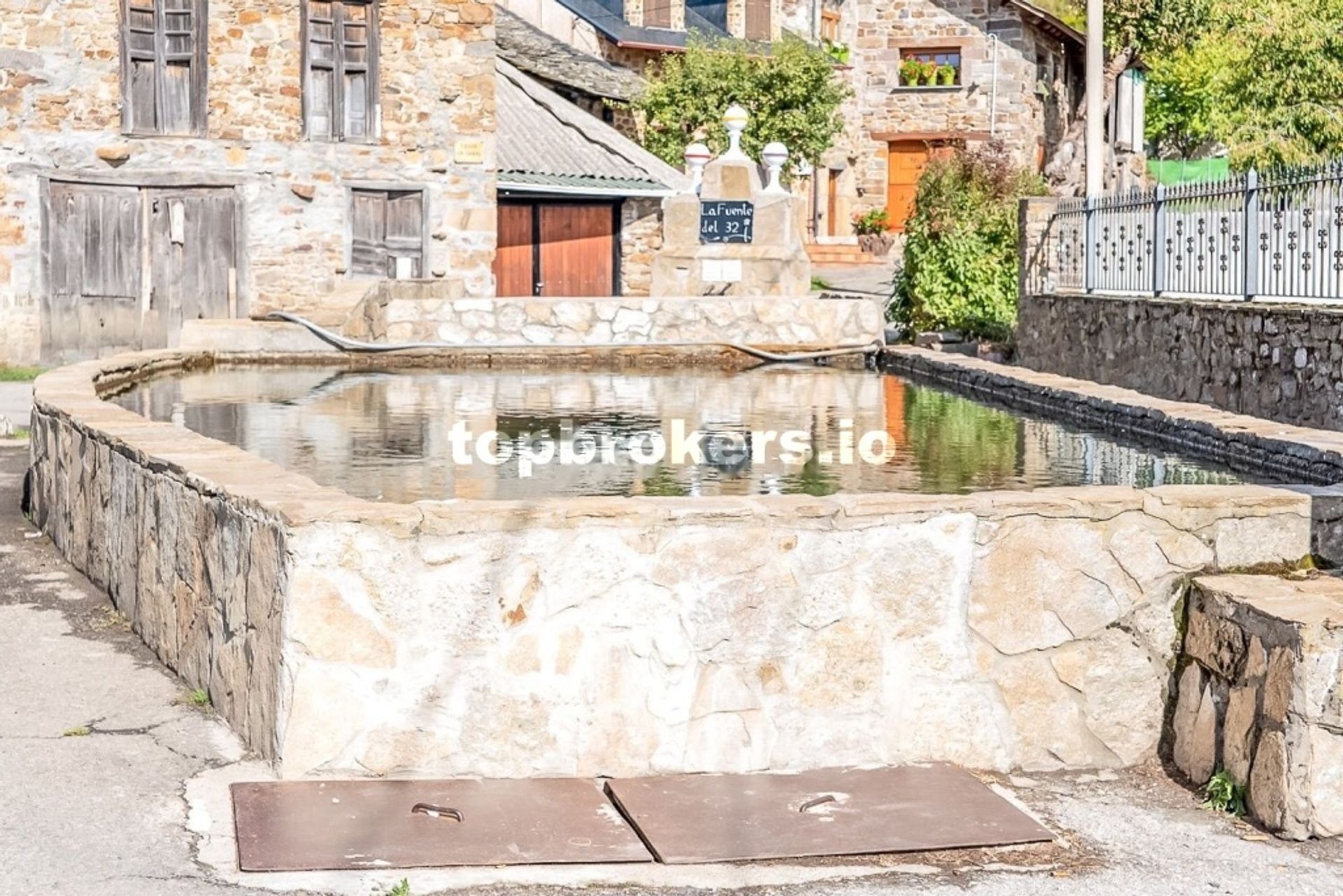 House in Oteruelo de la Valdoncina, Castilla y León 11656687