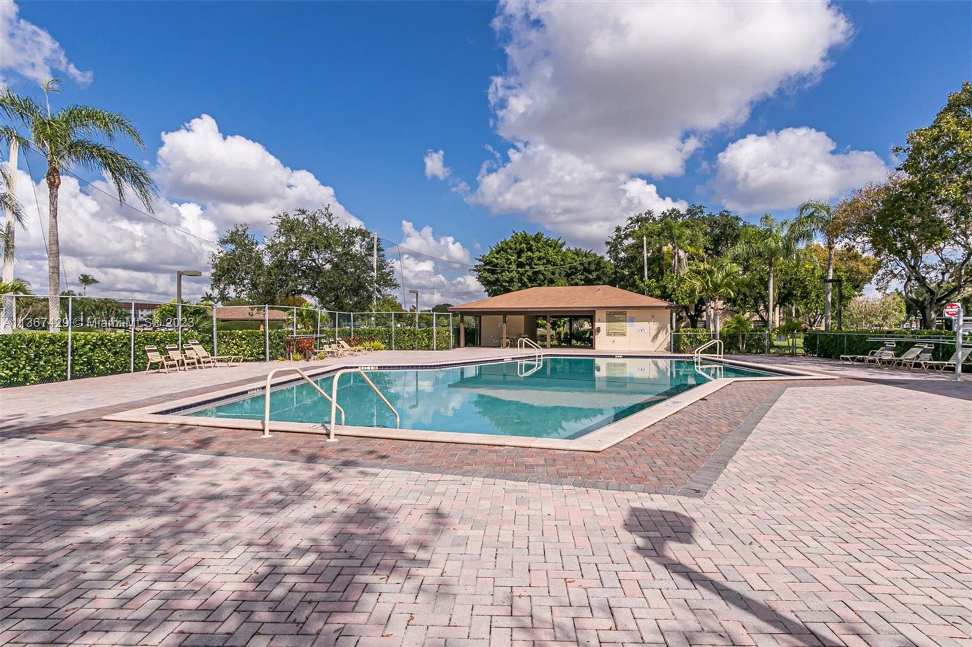 Residencial en Pembroke Pines, Florida 11656774