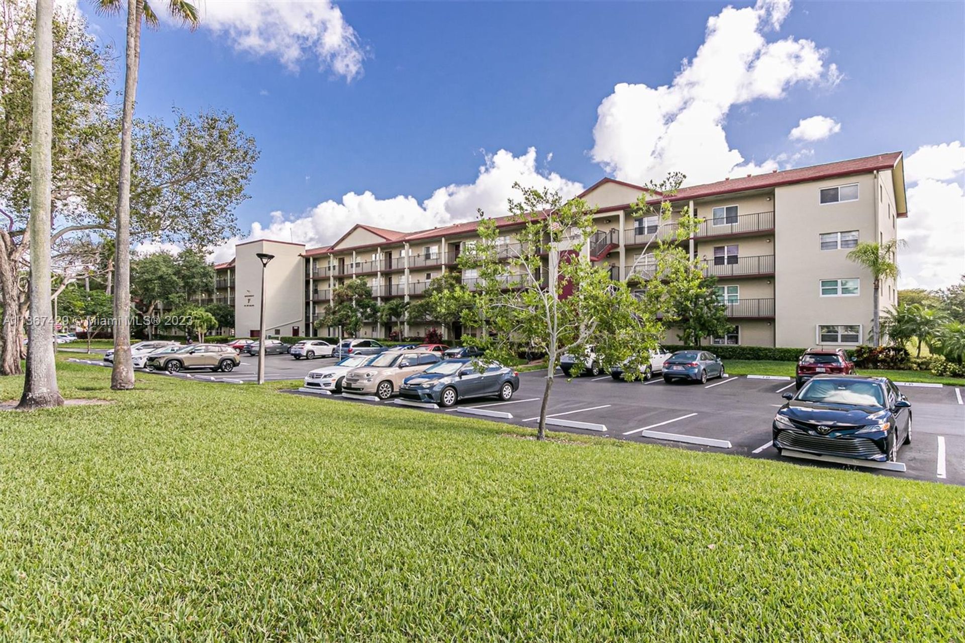 Condominio en Pinos de Pembroke, Florida 11656774