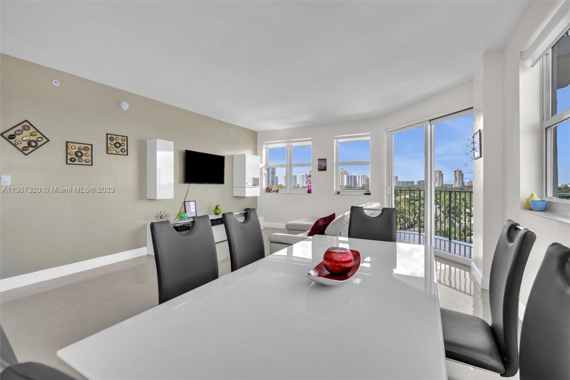 Condominium in Miami, Florida 11657697