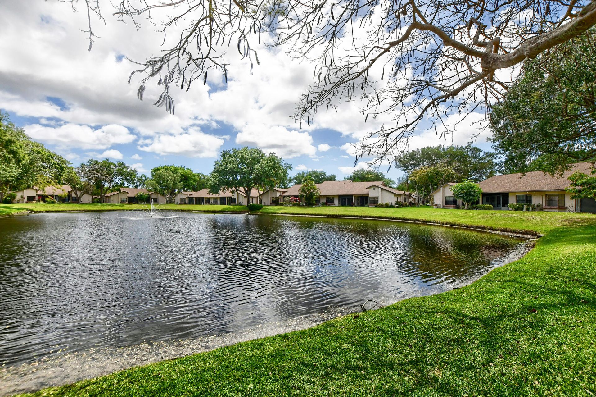 House in Kings Point, Florida 11657710