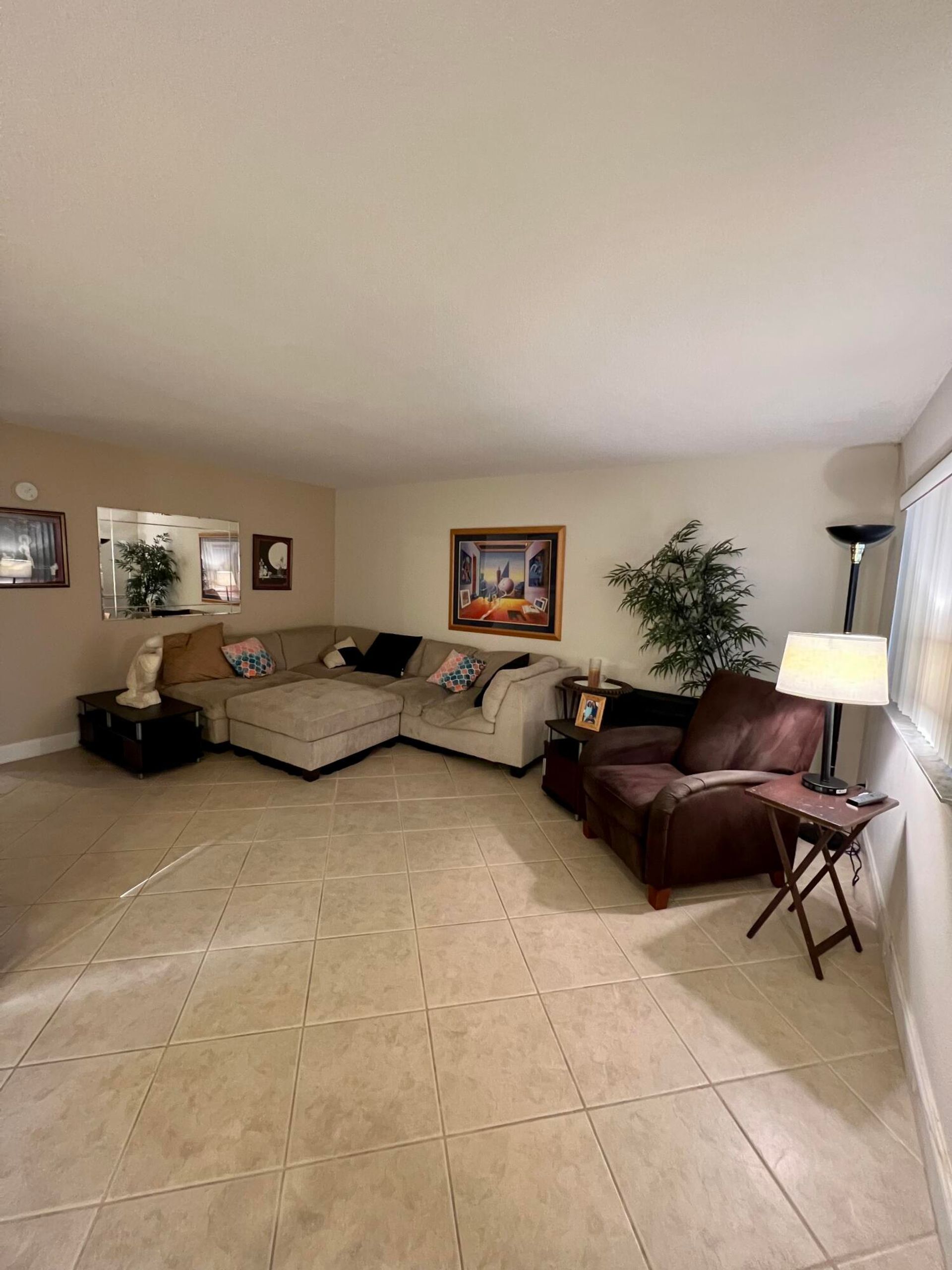 Condominium in Kings Point, Florida 11657732