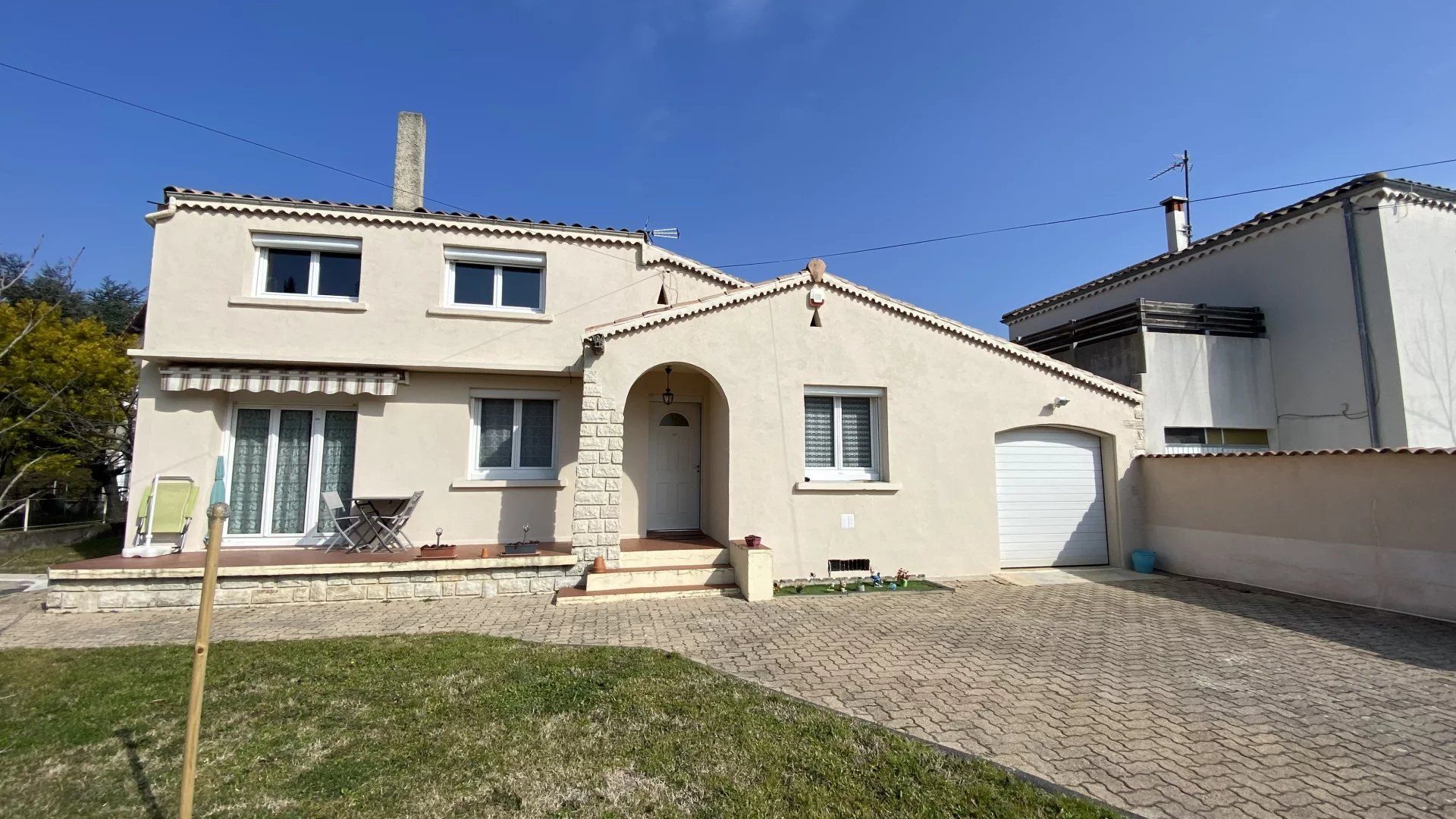 House in Montelimar, Auvergne-Rhone-Alpes 11658490