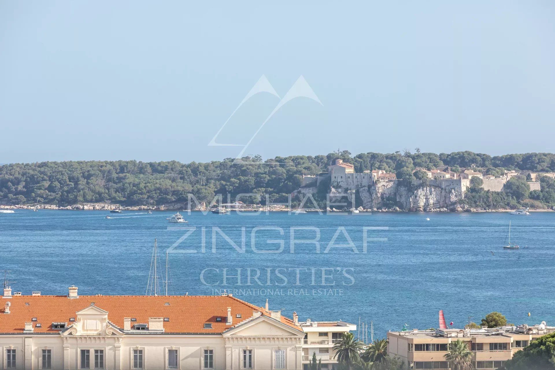 Condominium in Cannes, Alpes-Maritimes 11658500