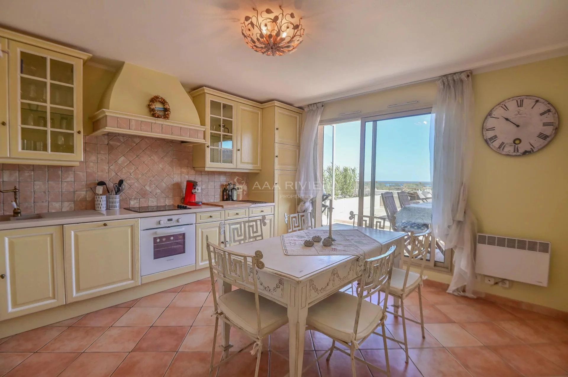 Condominio nel Mandelieu-la-Napoule, Alpes-Maritimes 11659222