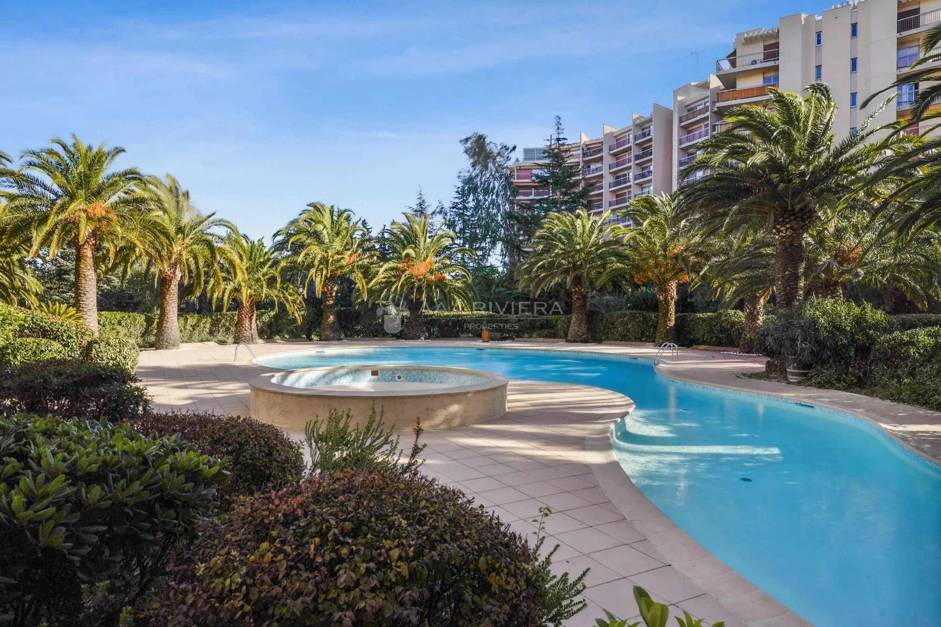 Condominio nel Mandelieu-la-Napoule, Alpes-Maritimes 11659222