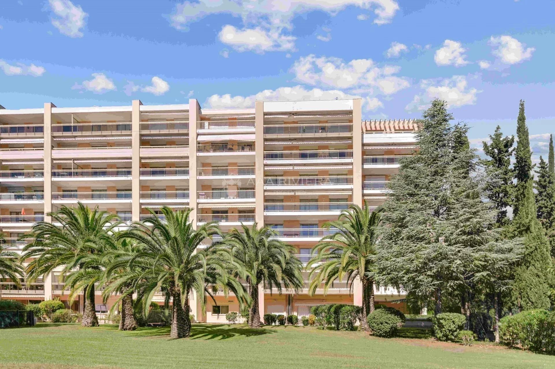 Condominio nel Mandelieu-la-Napoule, Alpes-Maritimes 11659222