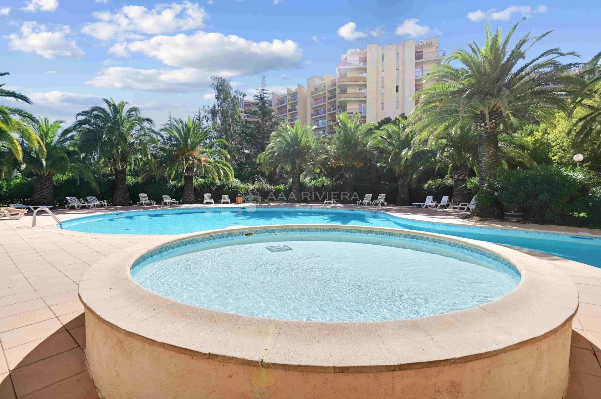 Condominio nel Mandelieu-la-Napoule, Alpes-Maritimes 11659222