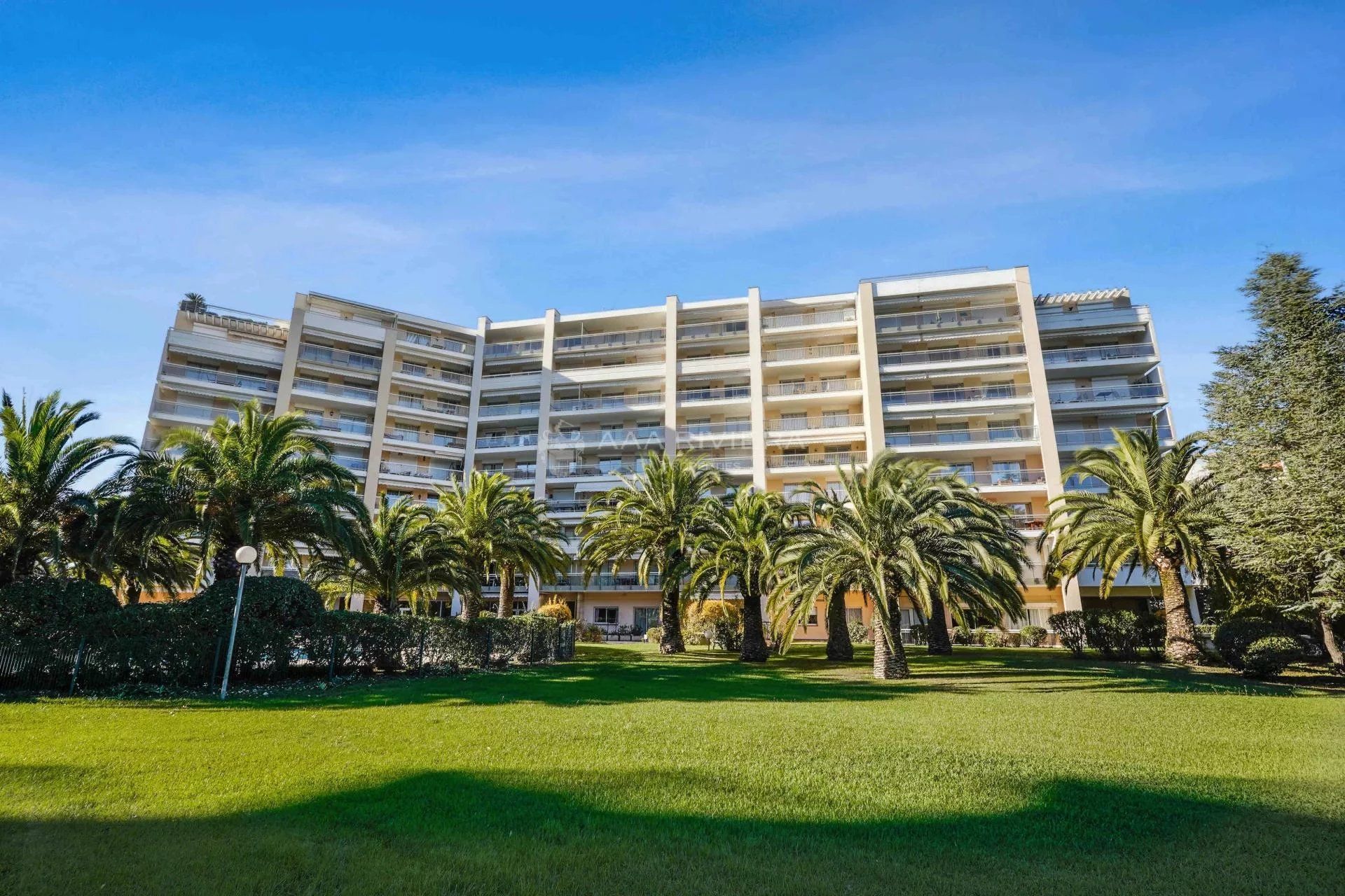 Condominio nel Mandelieu-la-Napoule, Alpes-Maritimes 11659222