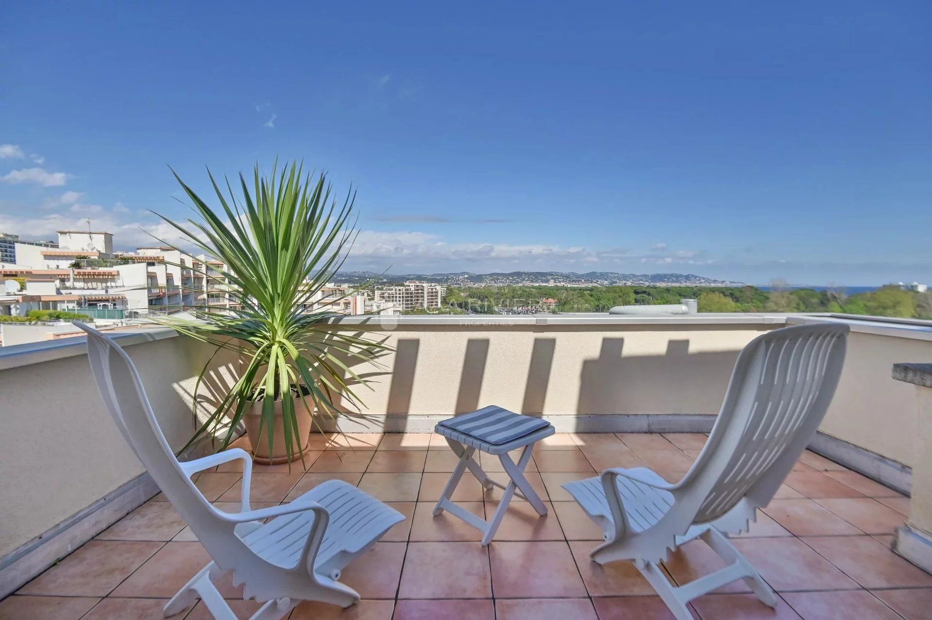 Condominio nel Mandelieu-la-Napoule, Alpes-Maritimes 11659222