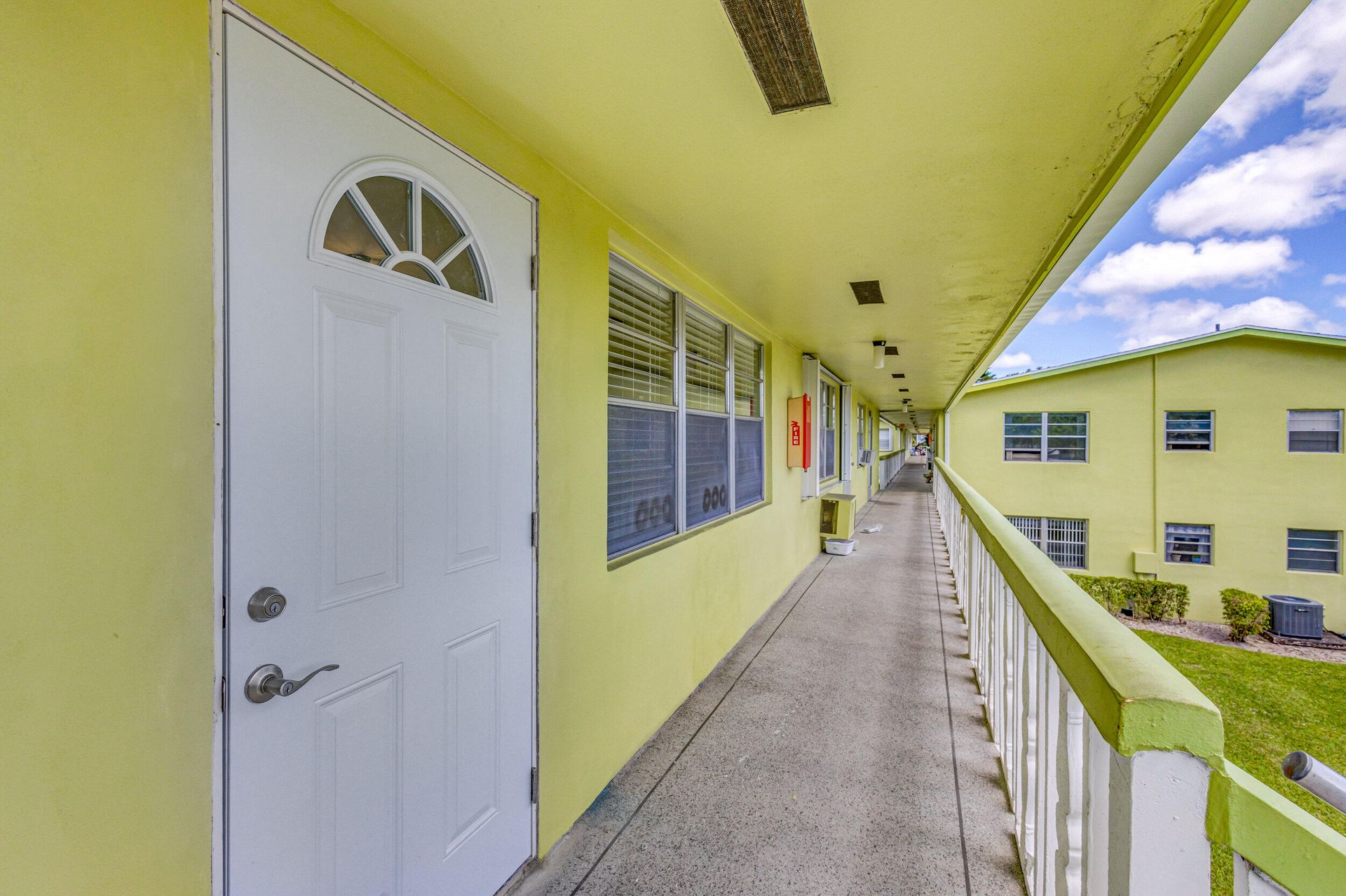 Residential in West Palm Beach, Florida 11659869