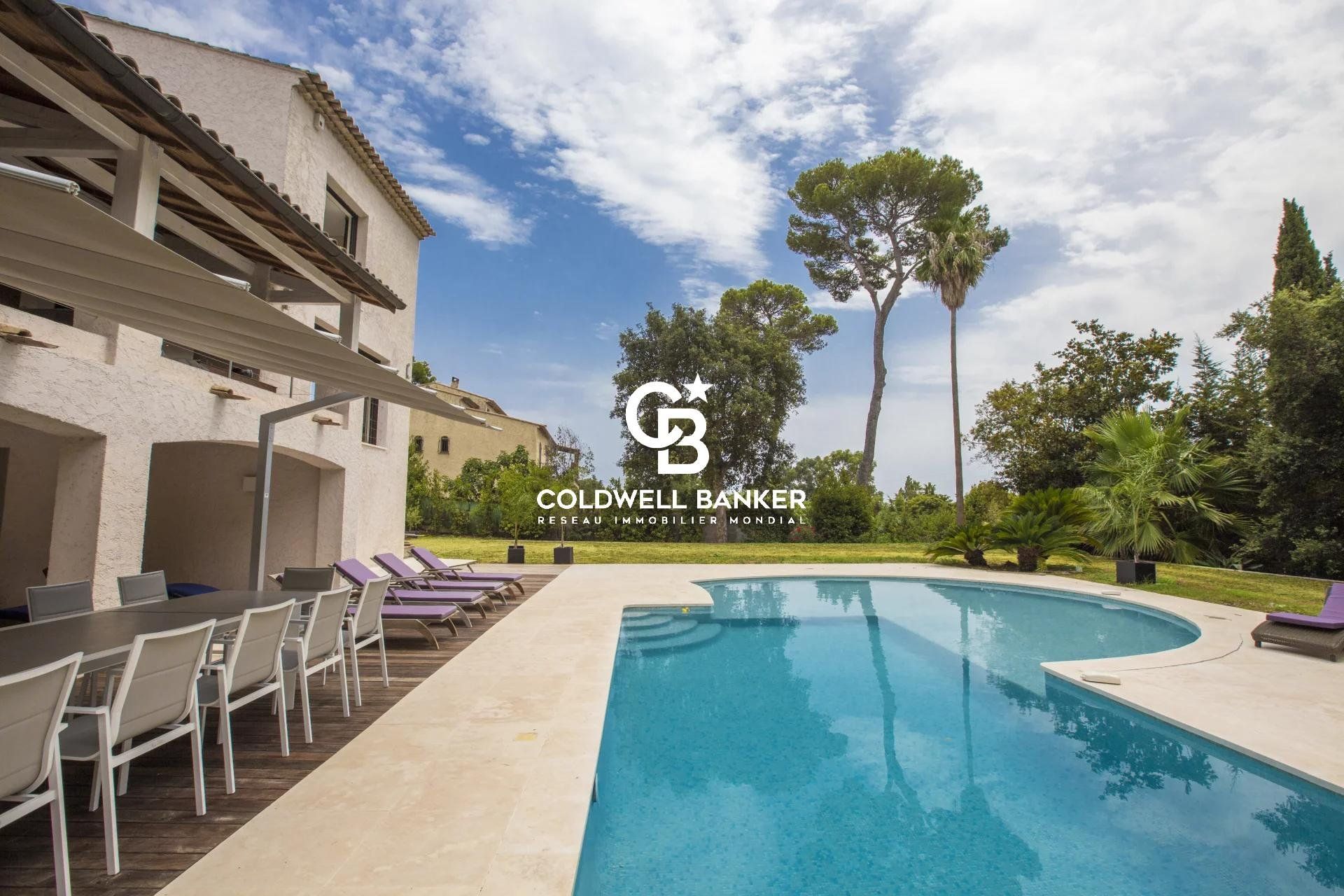 casa en Antibes, Provenza-Alpes-Costa Azul 11661103