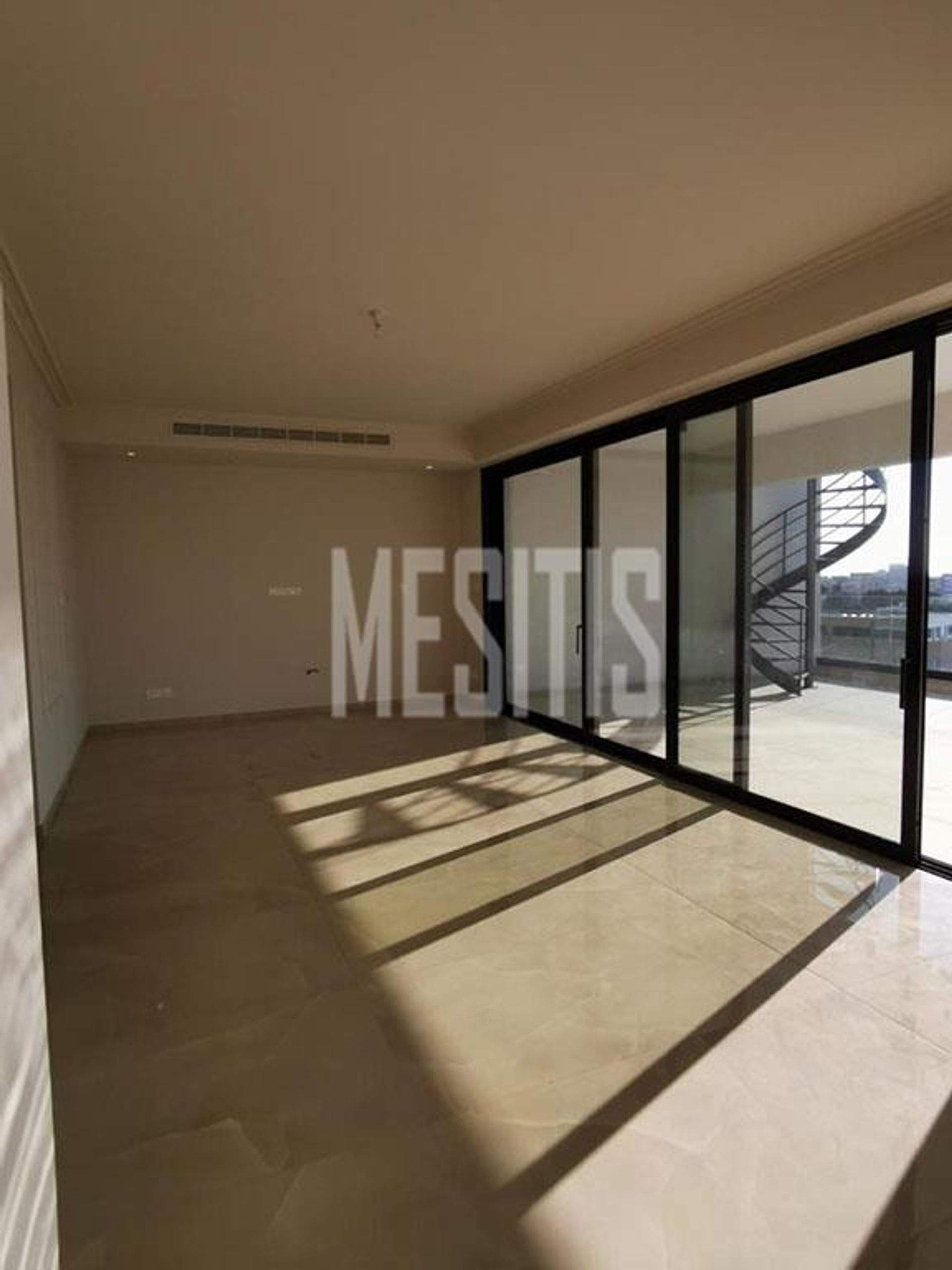 Condominium in Germasogeia, Limassol 11661190