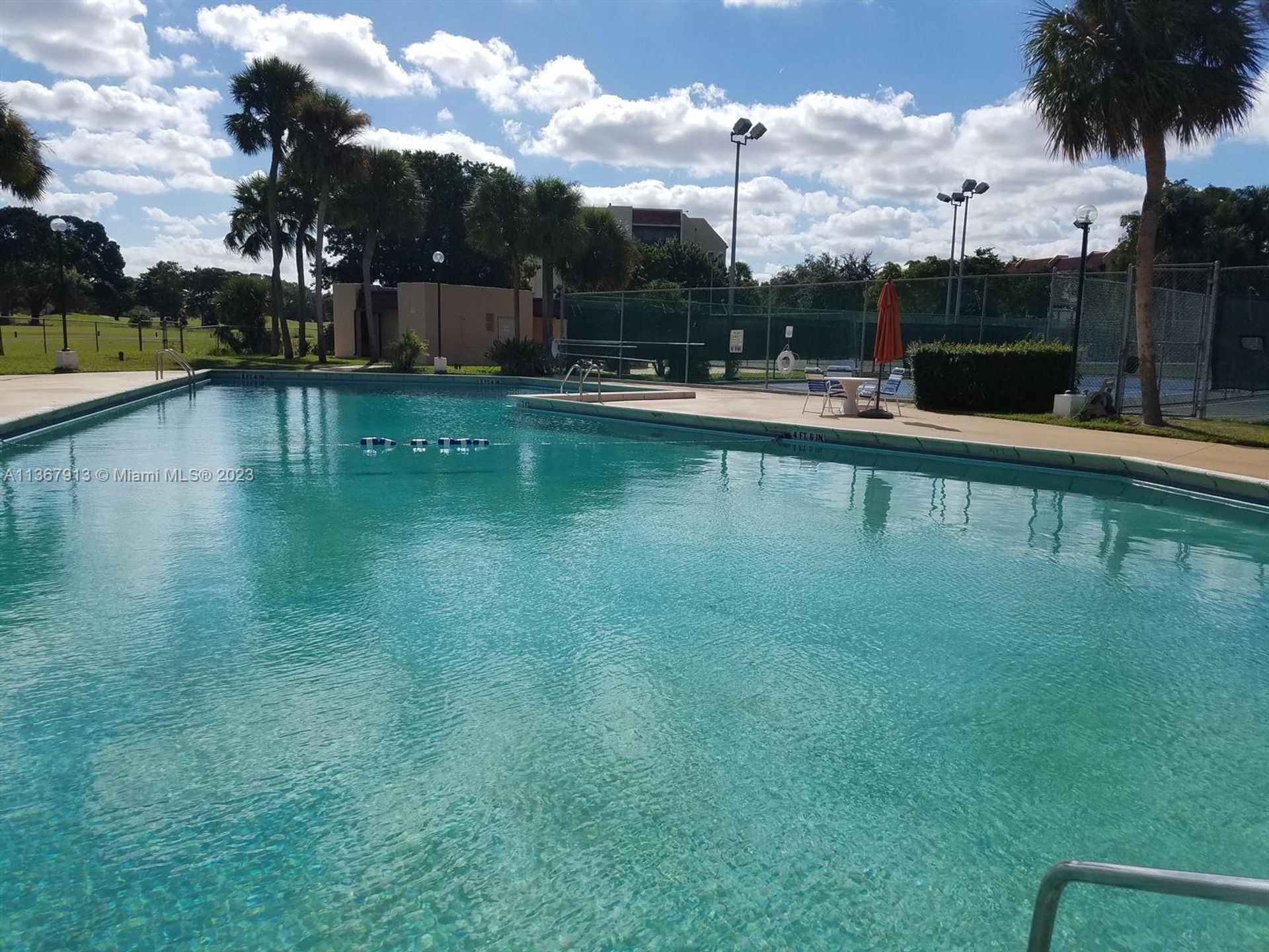 casa no Lauderhill, Flórida 11662327