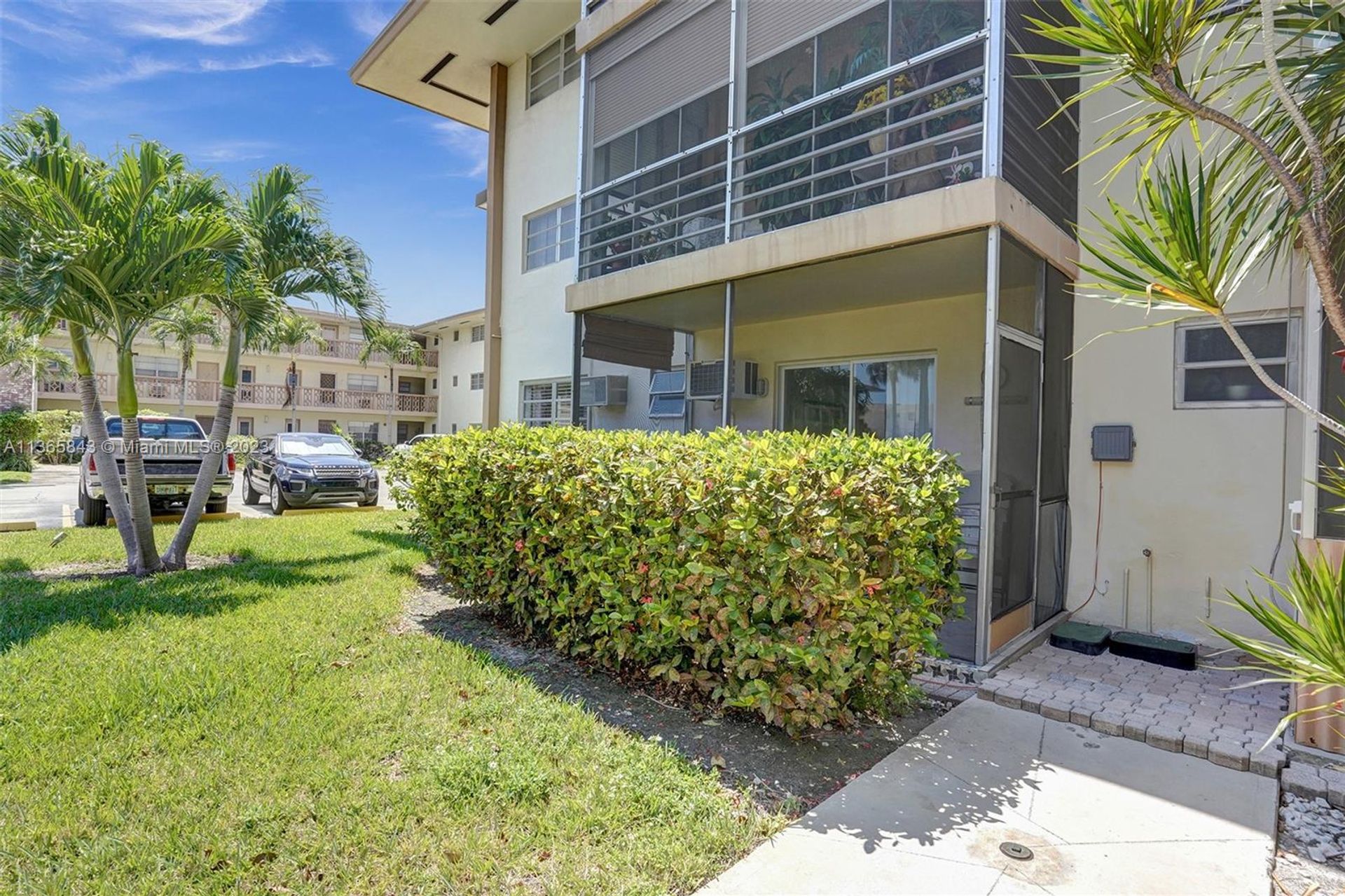 Condominium in North Miami Beach, Florida 11662388