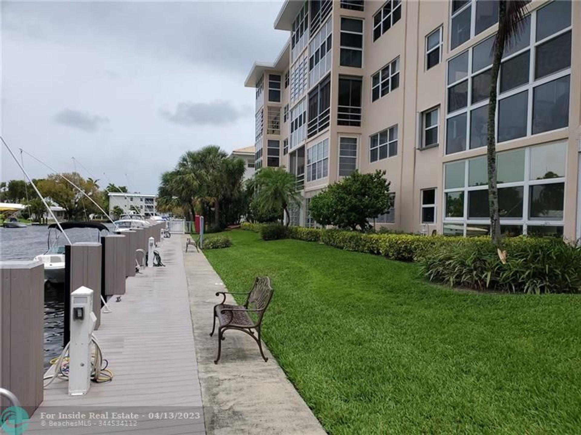 Condominium in Pompano Beach, Florida 11662404