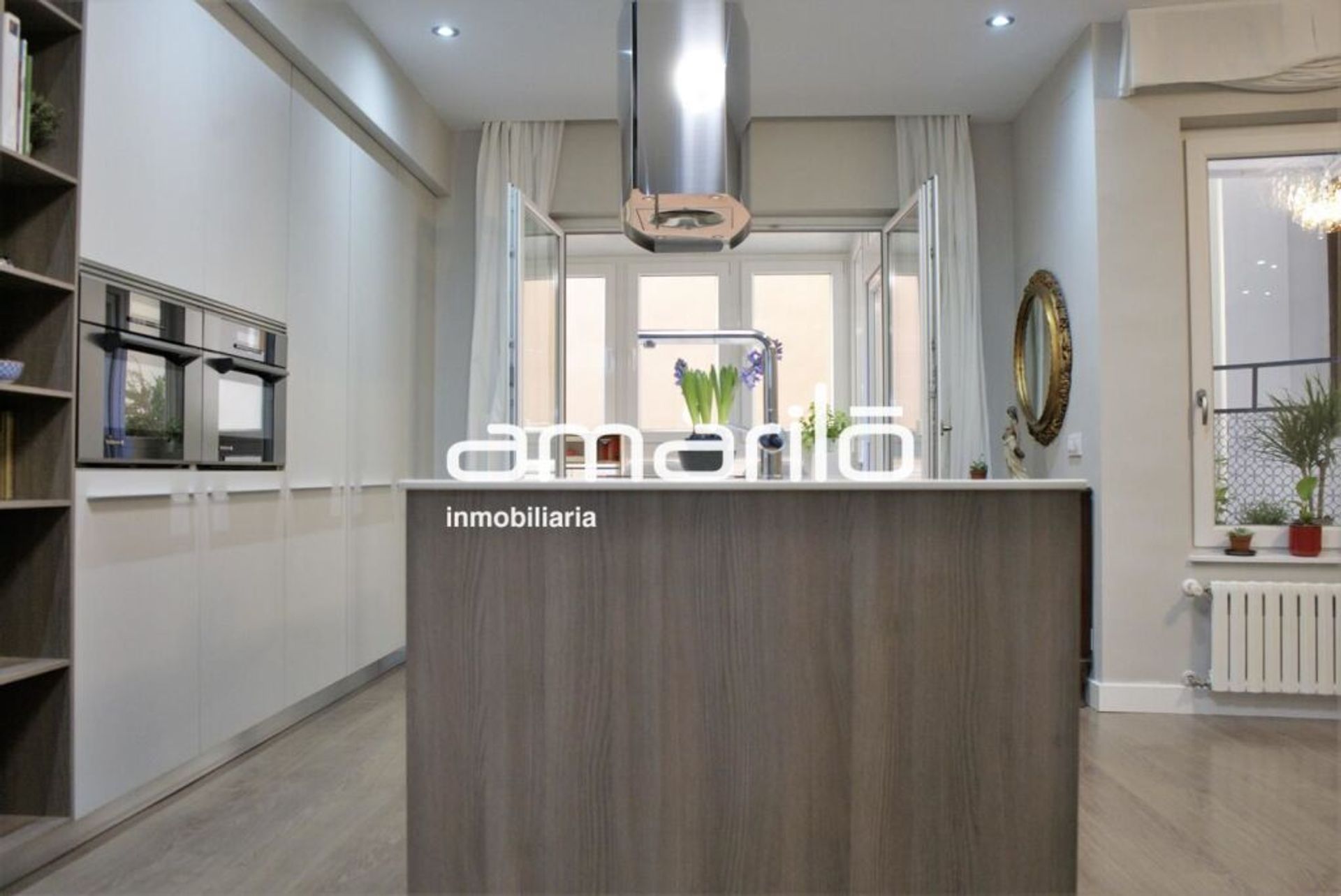 Condominium in Valencia, Comunidad Valenciana 11663051