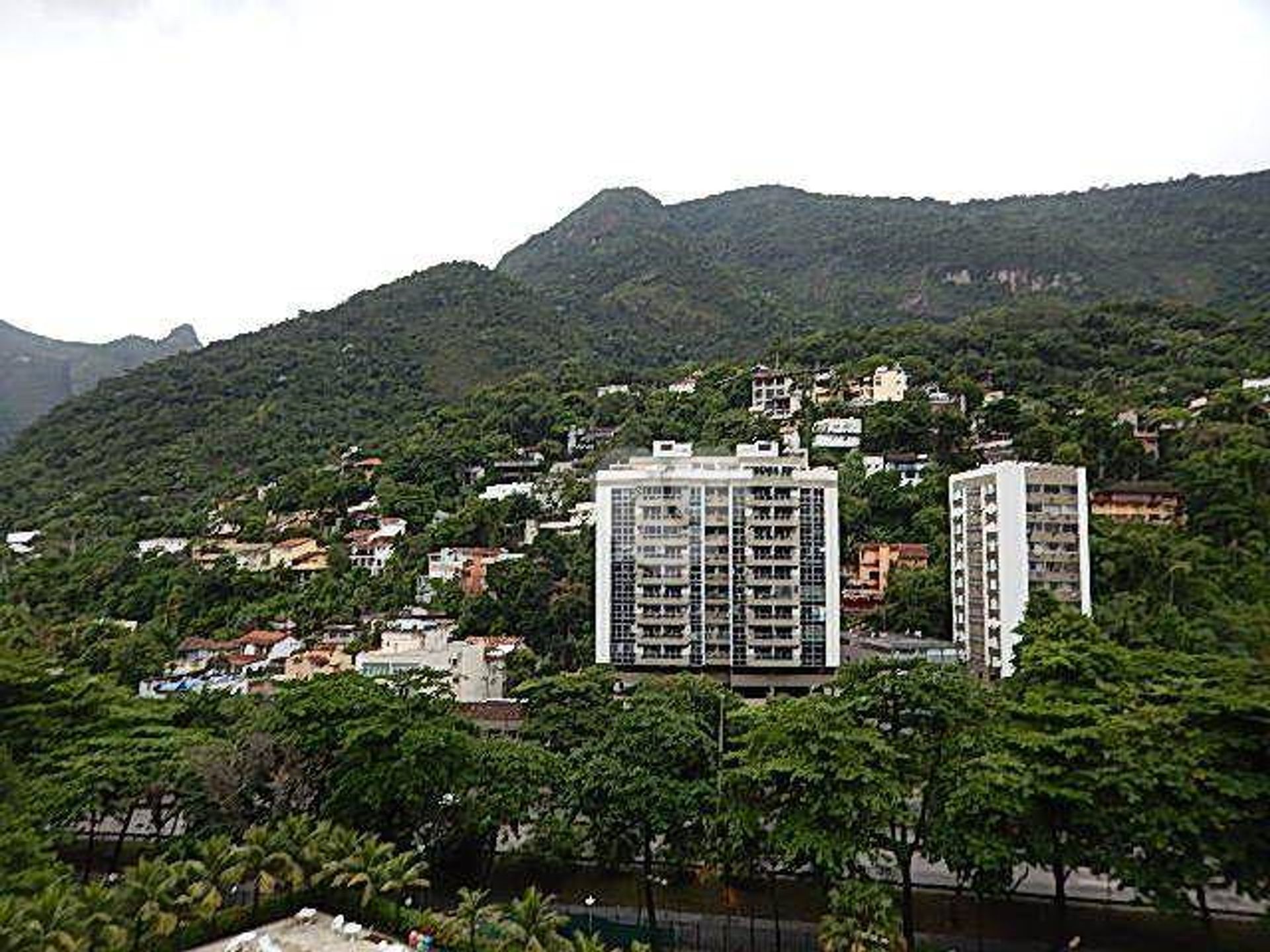 קוֹנדוֹמִינִיוֹן ב Rocinha, ריו דה ז'נרו 11666520