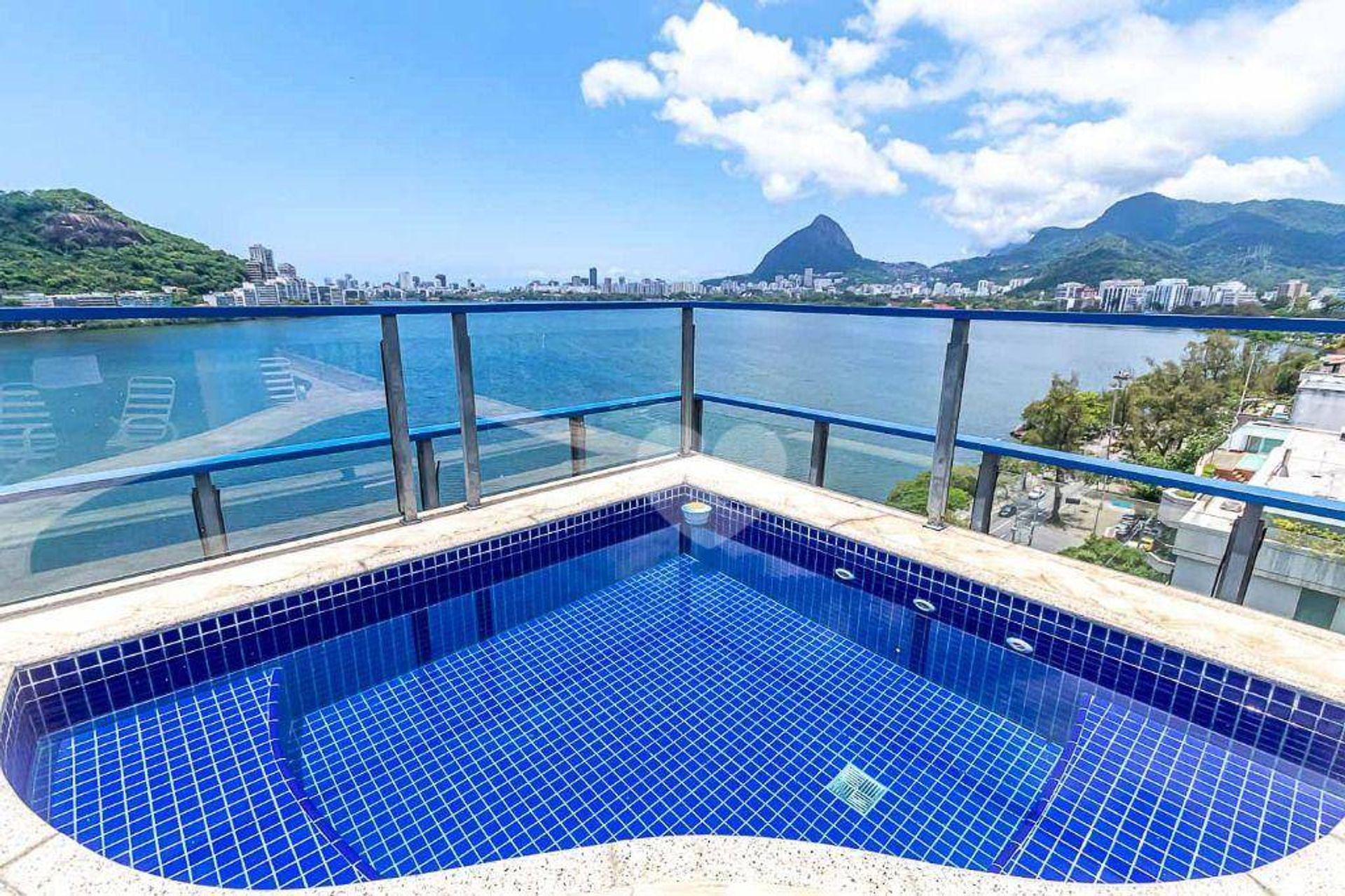 Condominium in Lagoa, Rio de Janeiro 11667371