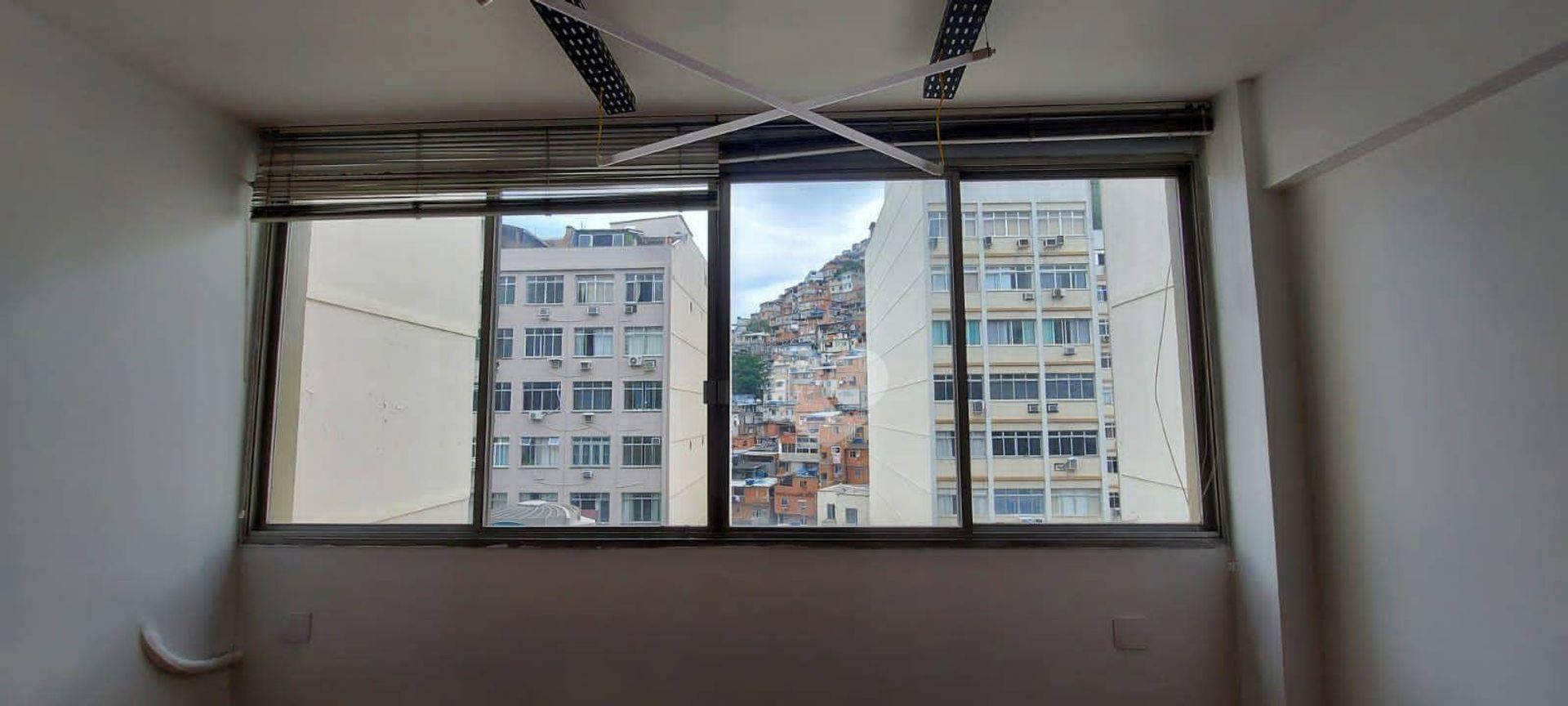 Pengecer di Ipanema, Rio de Janeiro 11667422