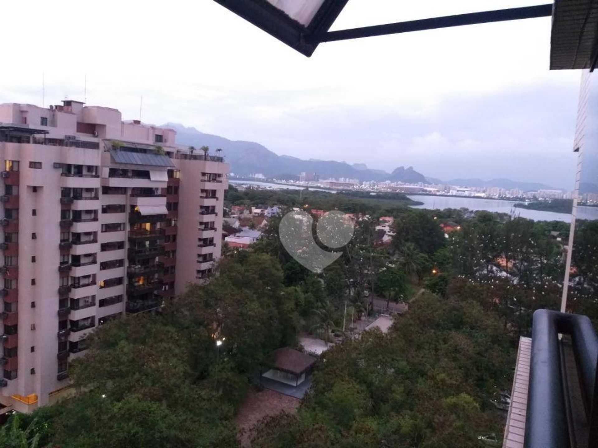 Condominium in Piabeta, Rio de Janeiro 11668429